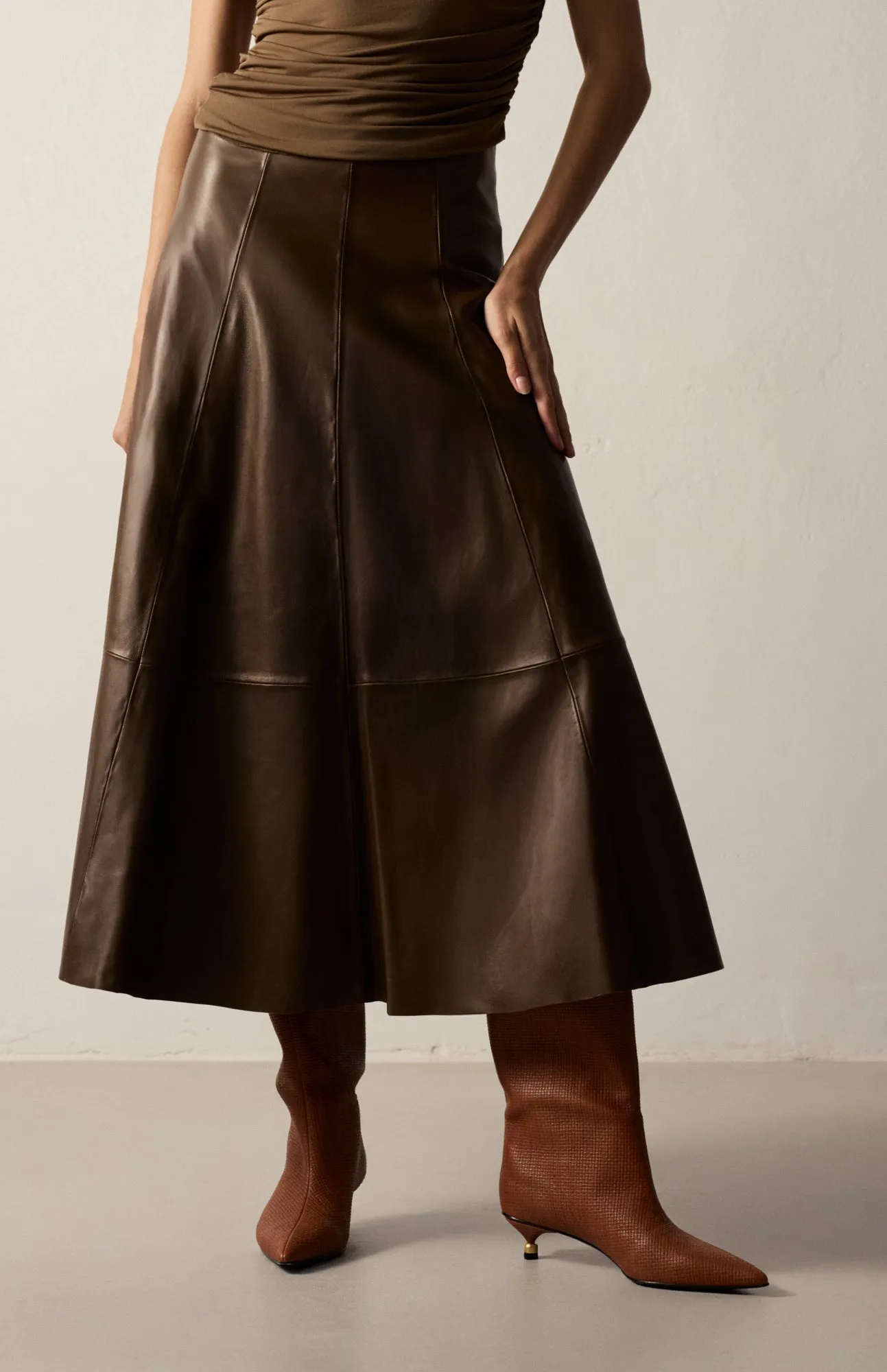 LISA BROWN JUTE sold by Vanda Novak product image thumbnail 3