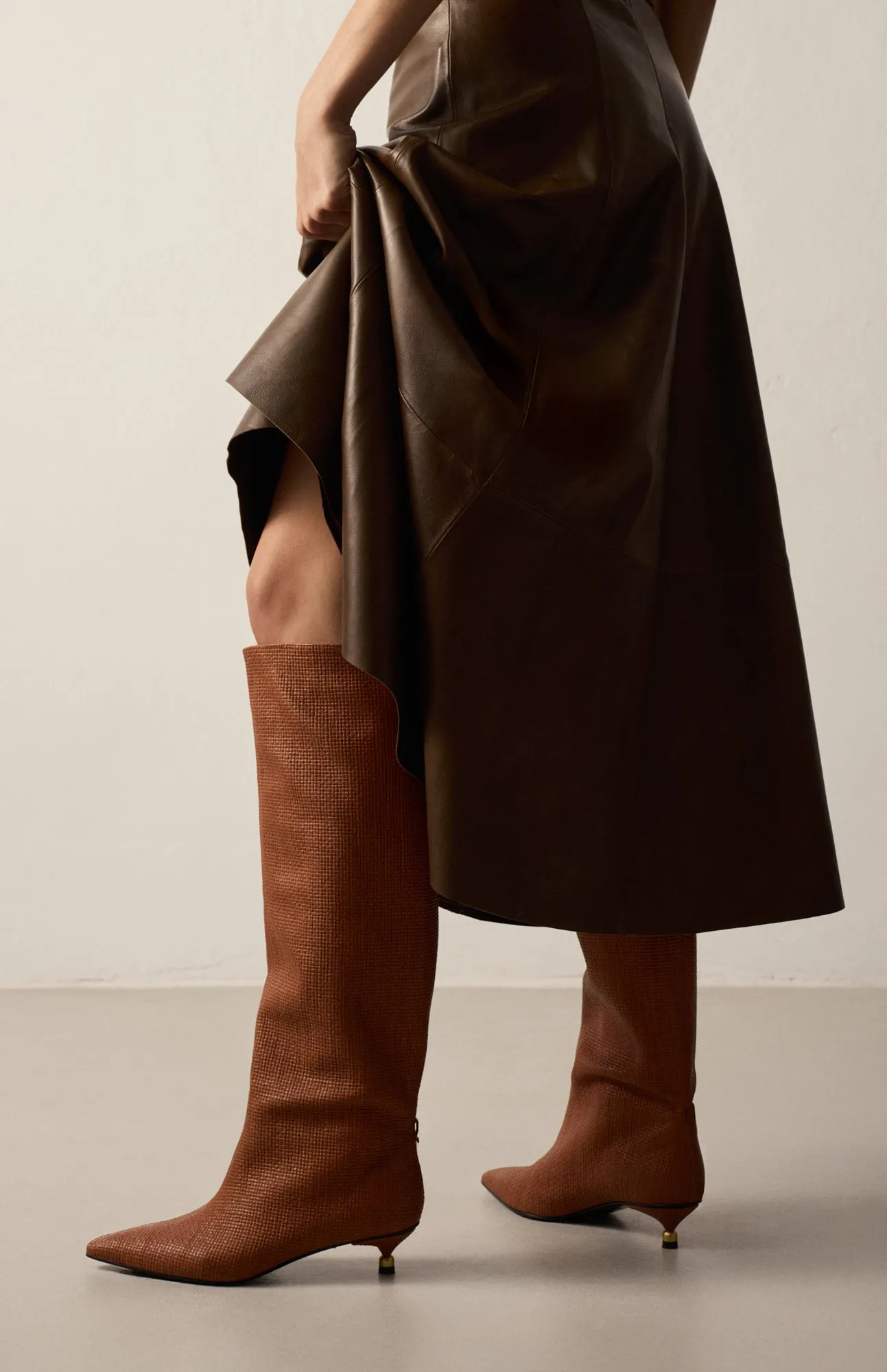 LISA BROWN JUTE sold by Vanda Novak product image thumbnail 2