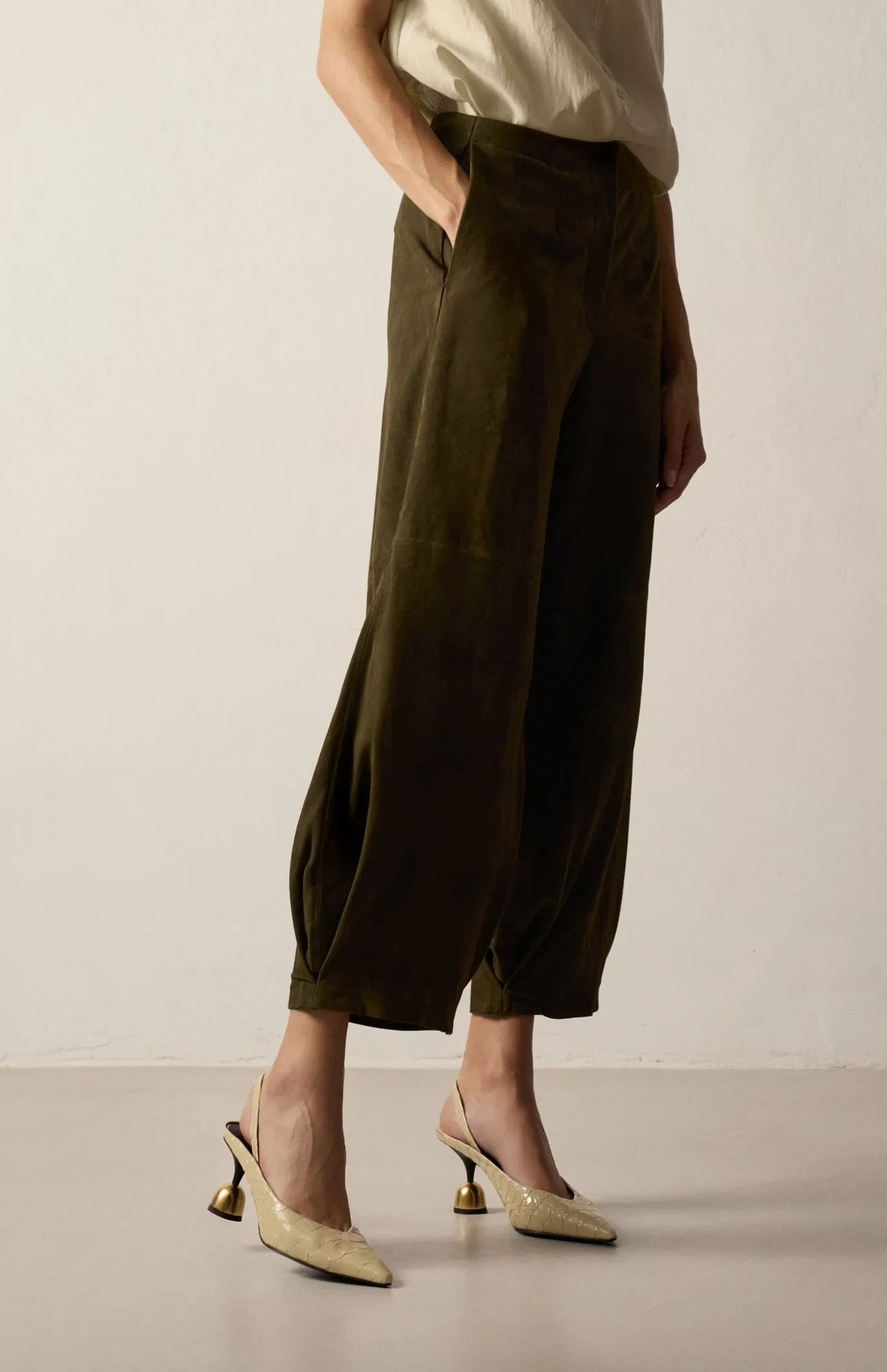 LUCY IVORY PUFFY sold by Vanda Novak product image thumbnail 3