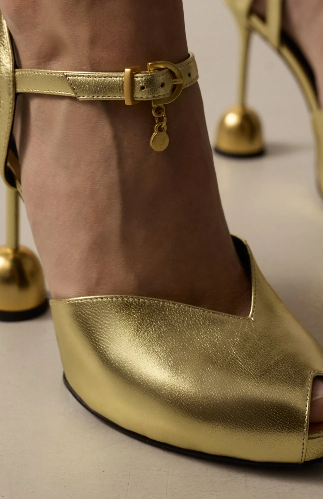 MARILYN METALLIC GOLD sold by Vanda Novak product image thumbnail 4