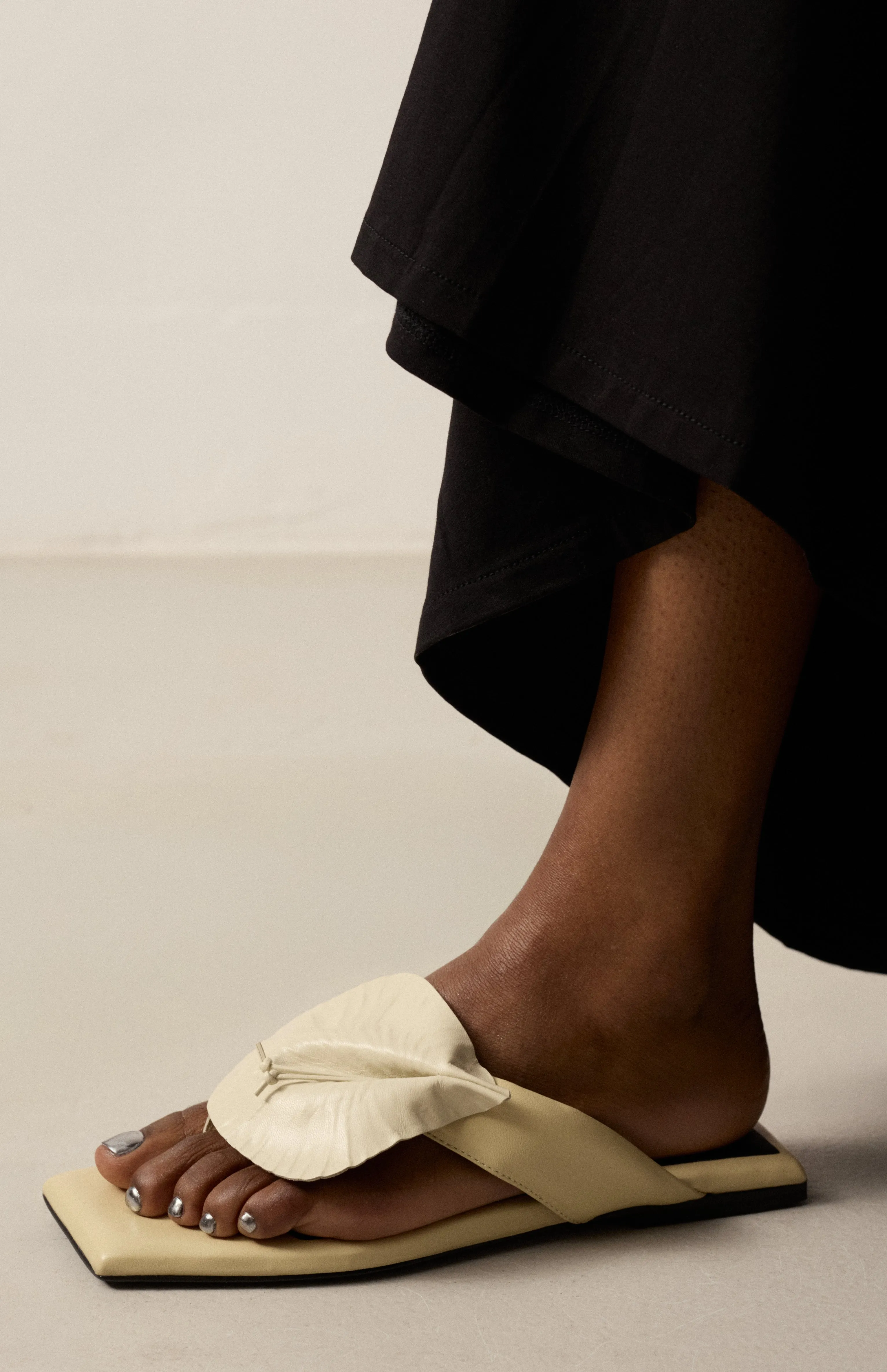 ELLA IVORY sold by Vanda Novak product image thumbnail 2