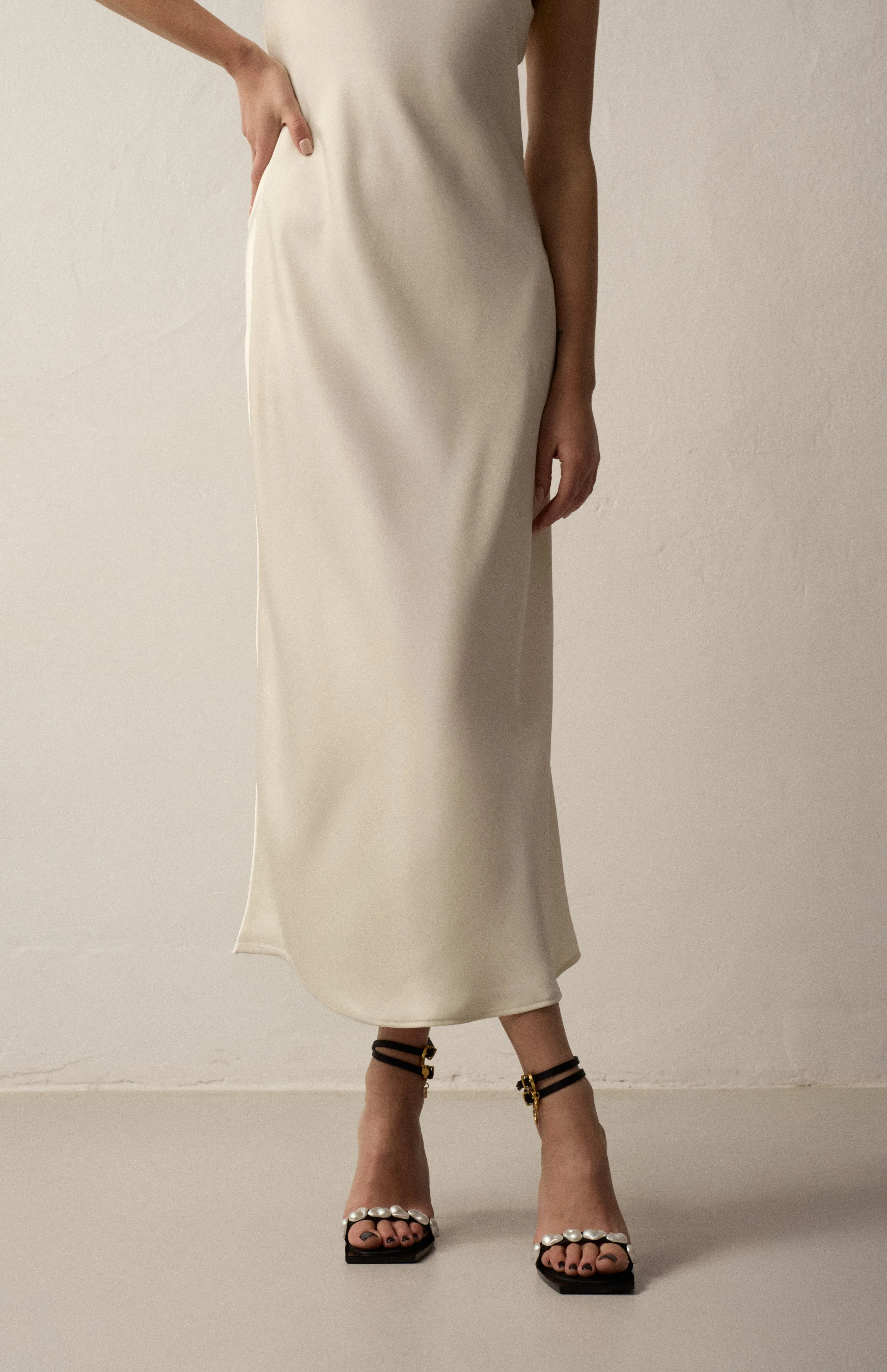 CARRIE MIDNIGHT PEARL sold by Vanda Novak product image thumbnail 5