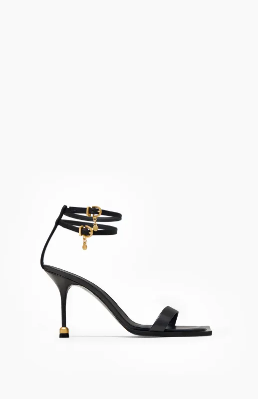 CARRIE DEEP BLACK sold by Vanda Novak