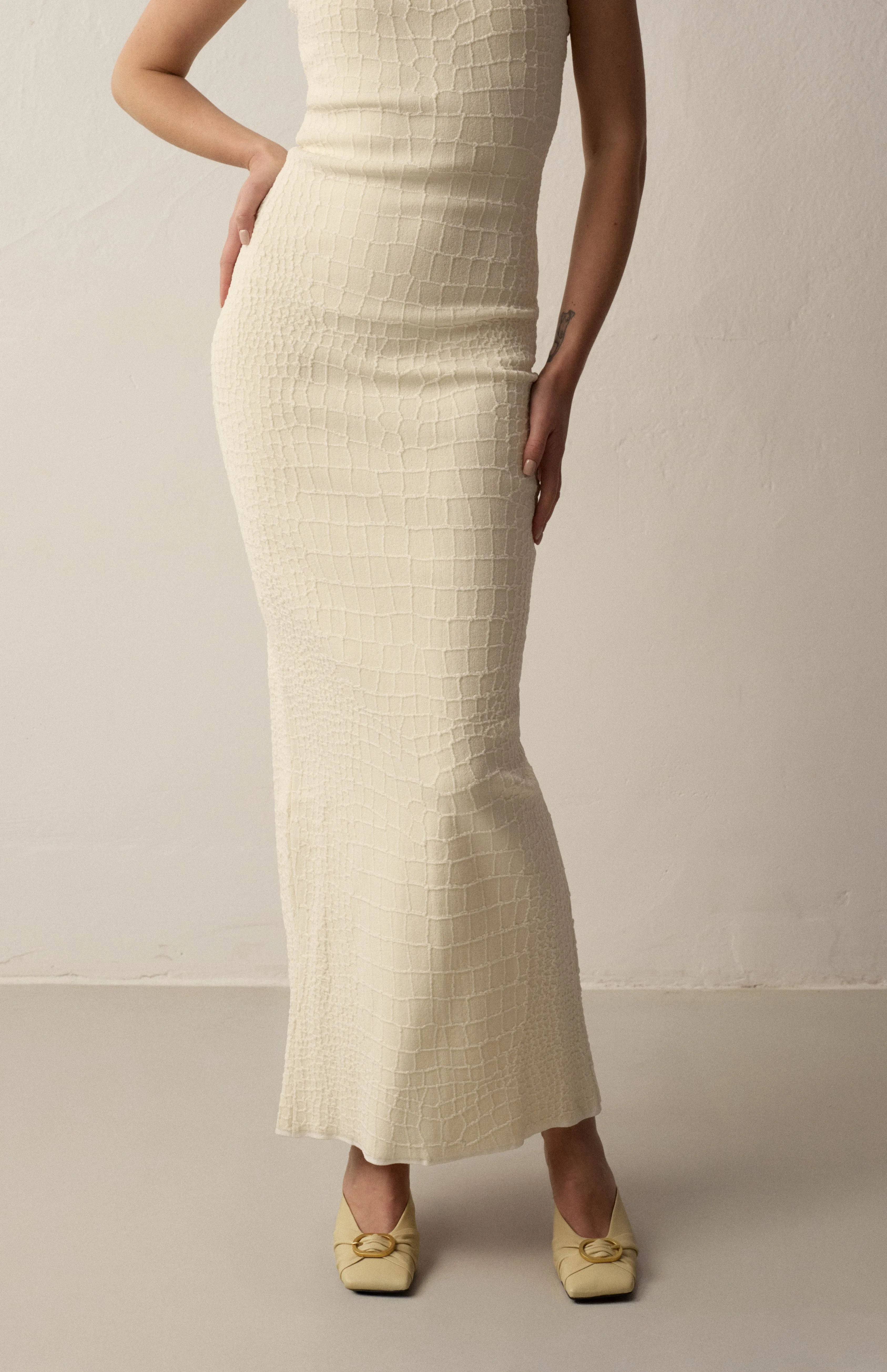 AMANDA IVORY sold by Vanda Novak product image thumbnail 3