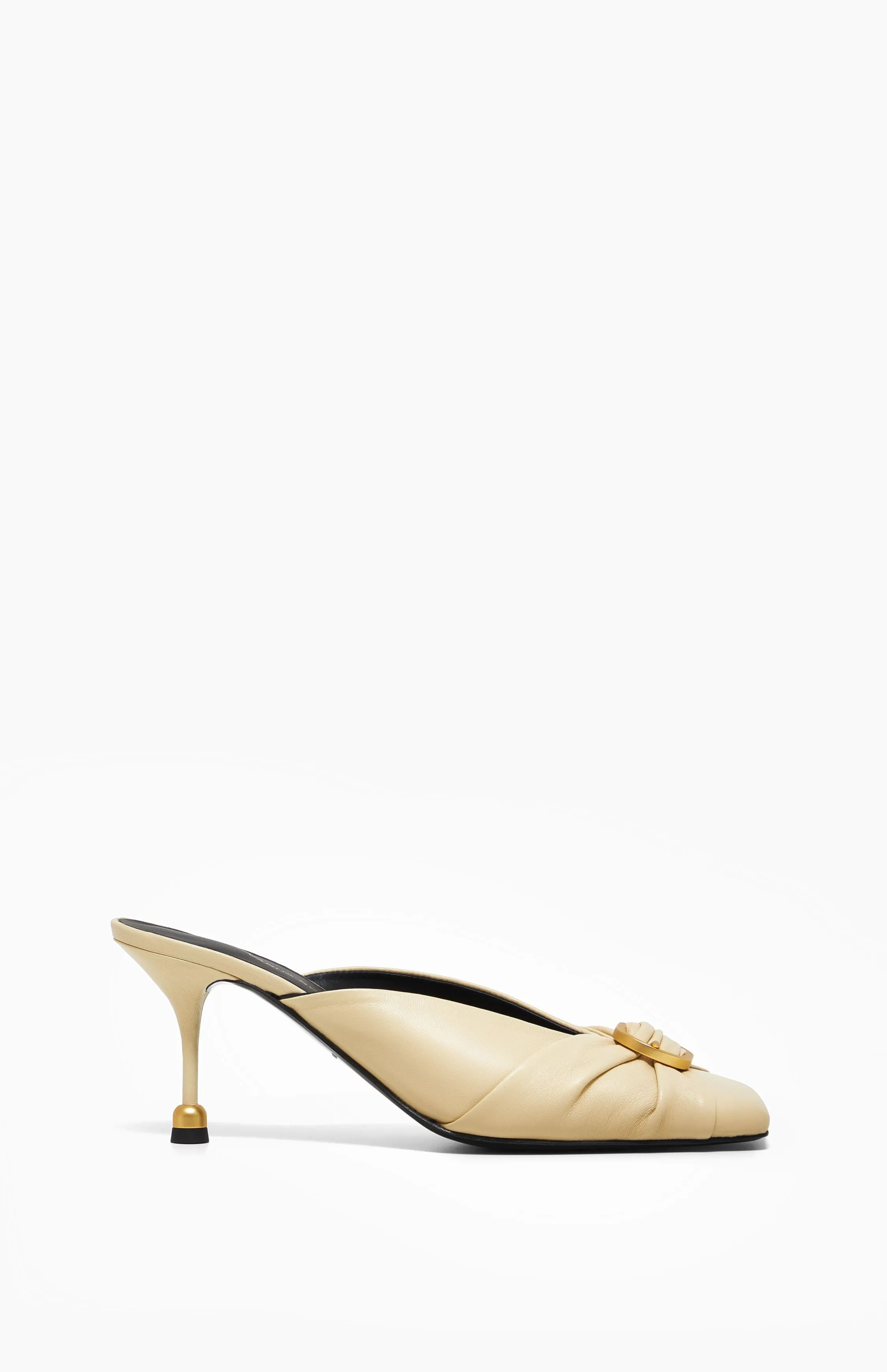 AMANDA IVORY sold by Vanda Novak