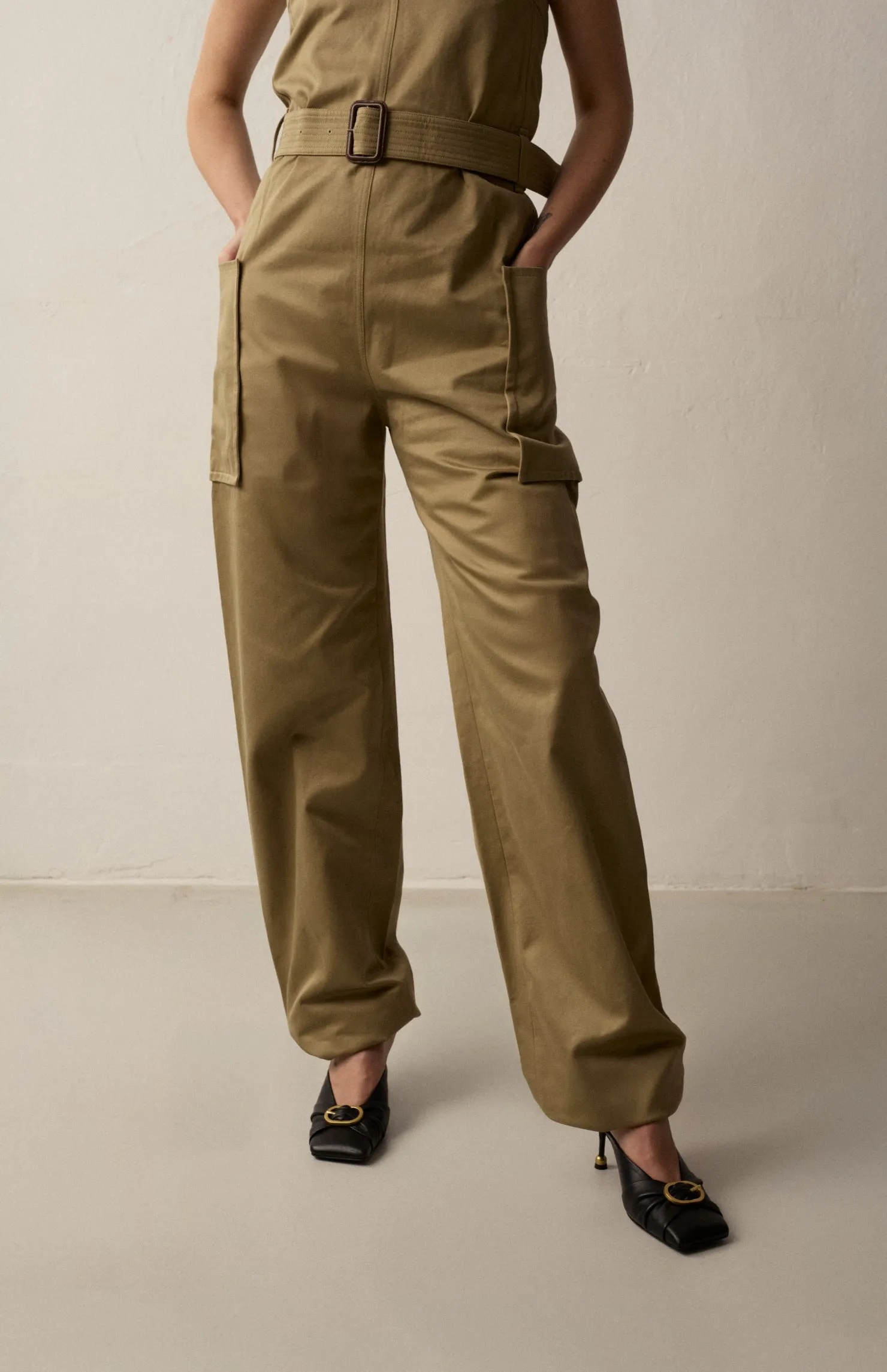 AMANDA DEEP BLACK sold by Vanda Novak product image thumbnail 3