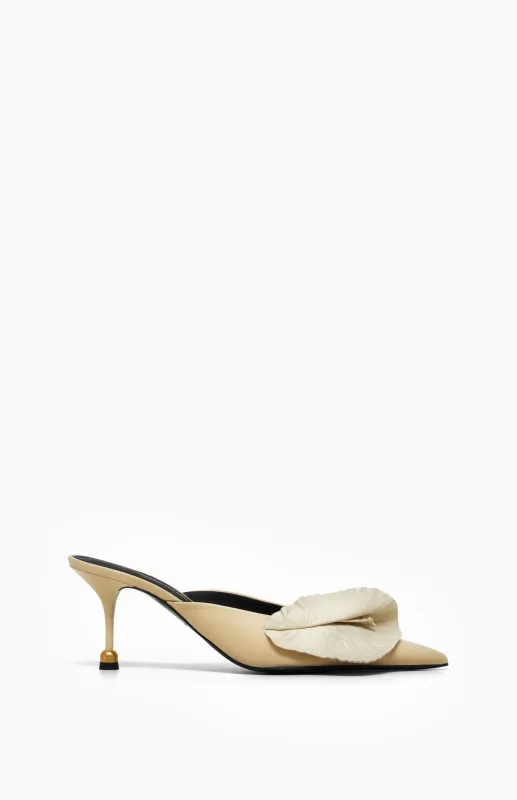 ALIA IVORY sold by Vanda Novak