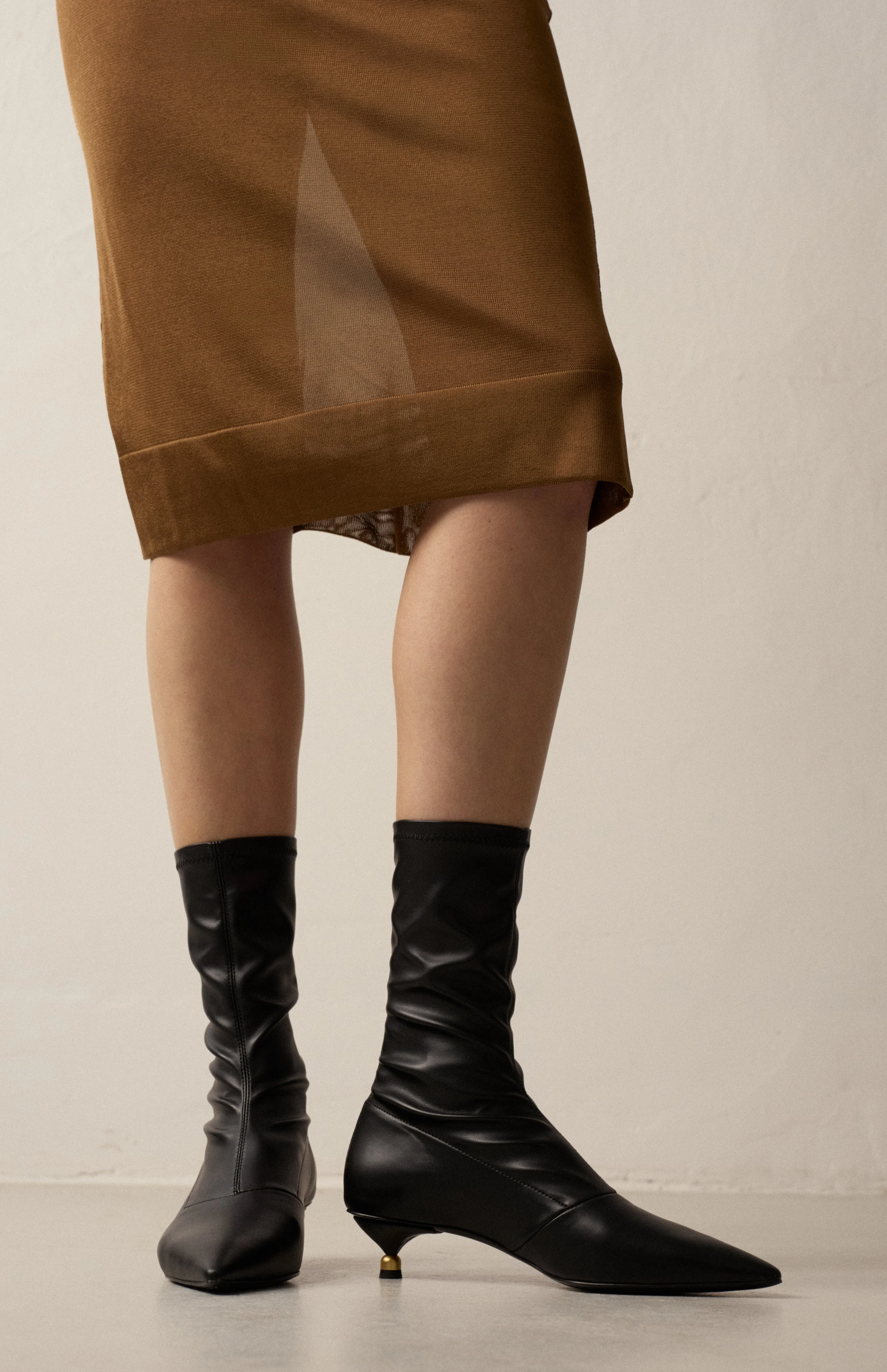 LISETTE DEEP BLACK sold by Vanda Novak product image thumbnail 3