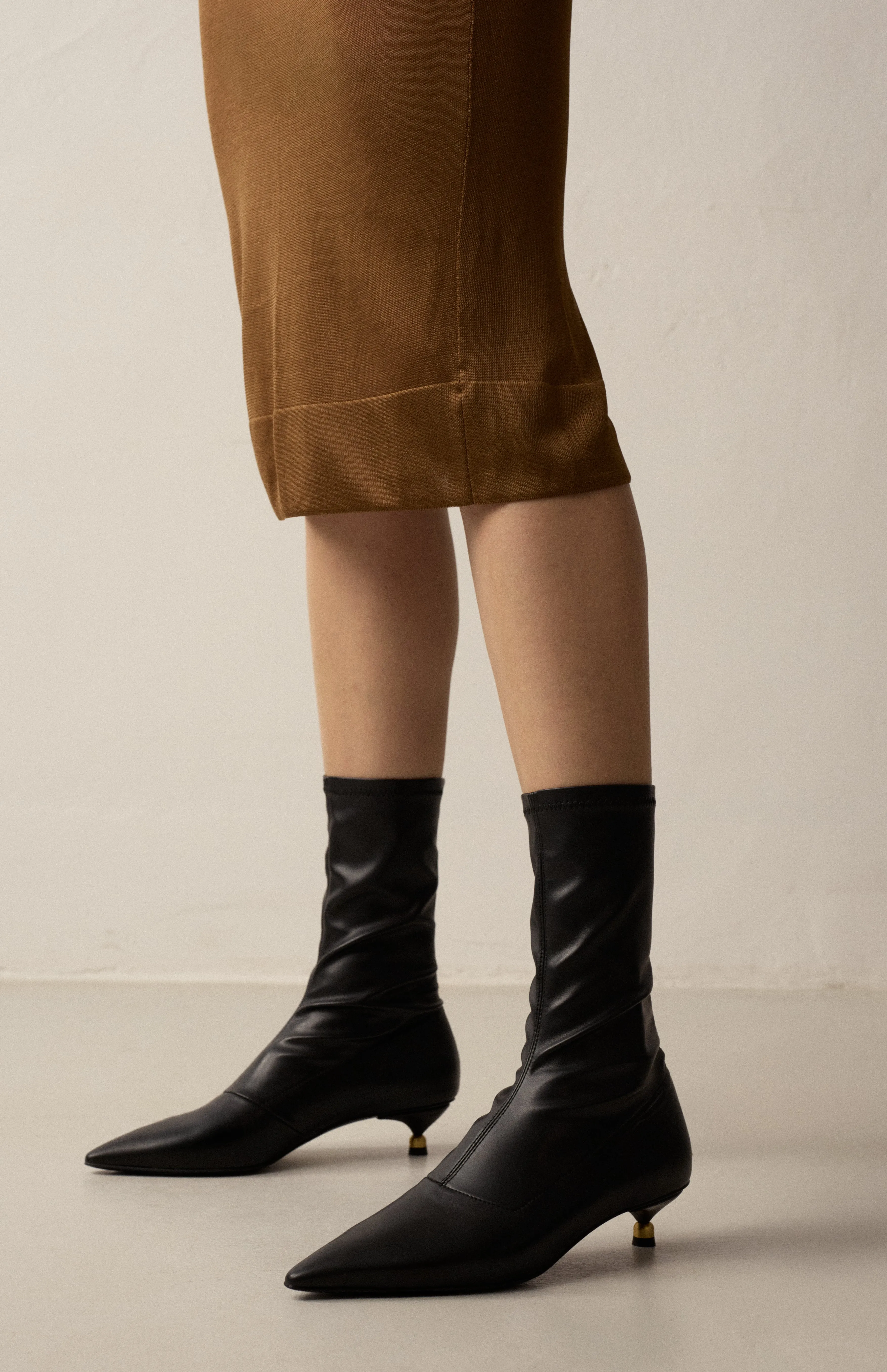 LISETTE DEEP BLACK sold by Vanda Novak product image thumbnail 2