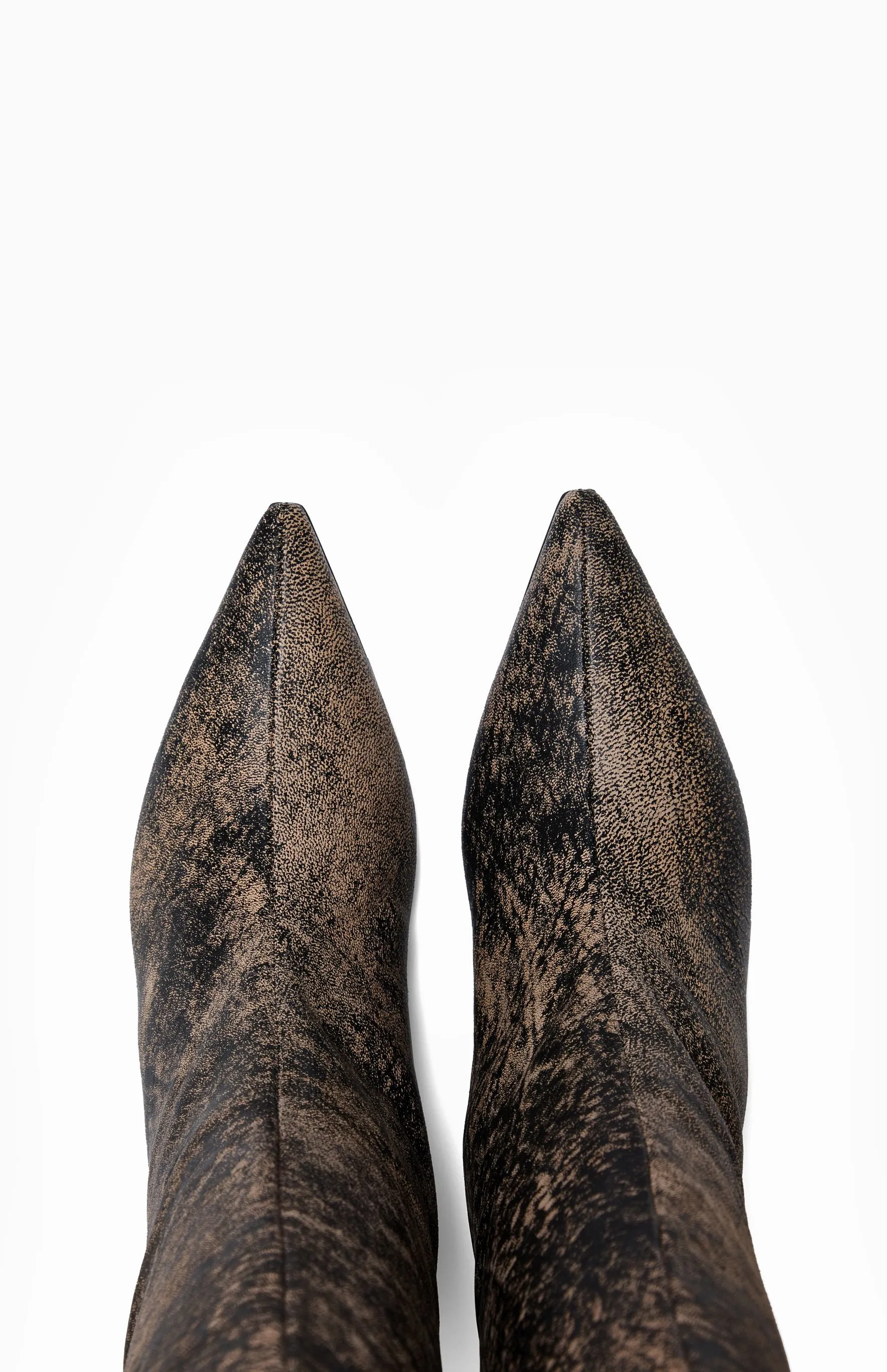 LISA FADING BLACK sold by Vanda Novak product image thumbnail 4