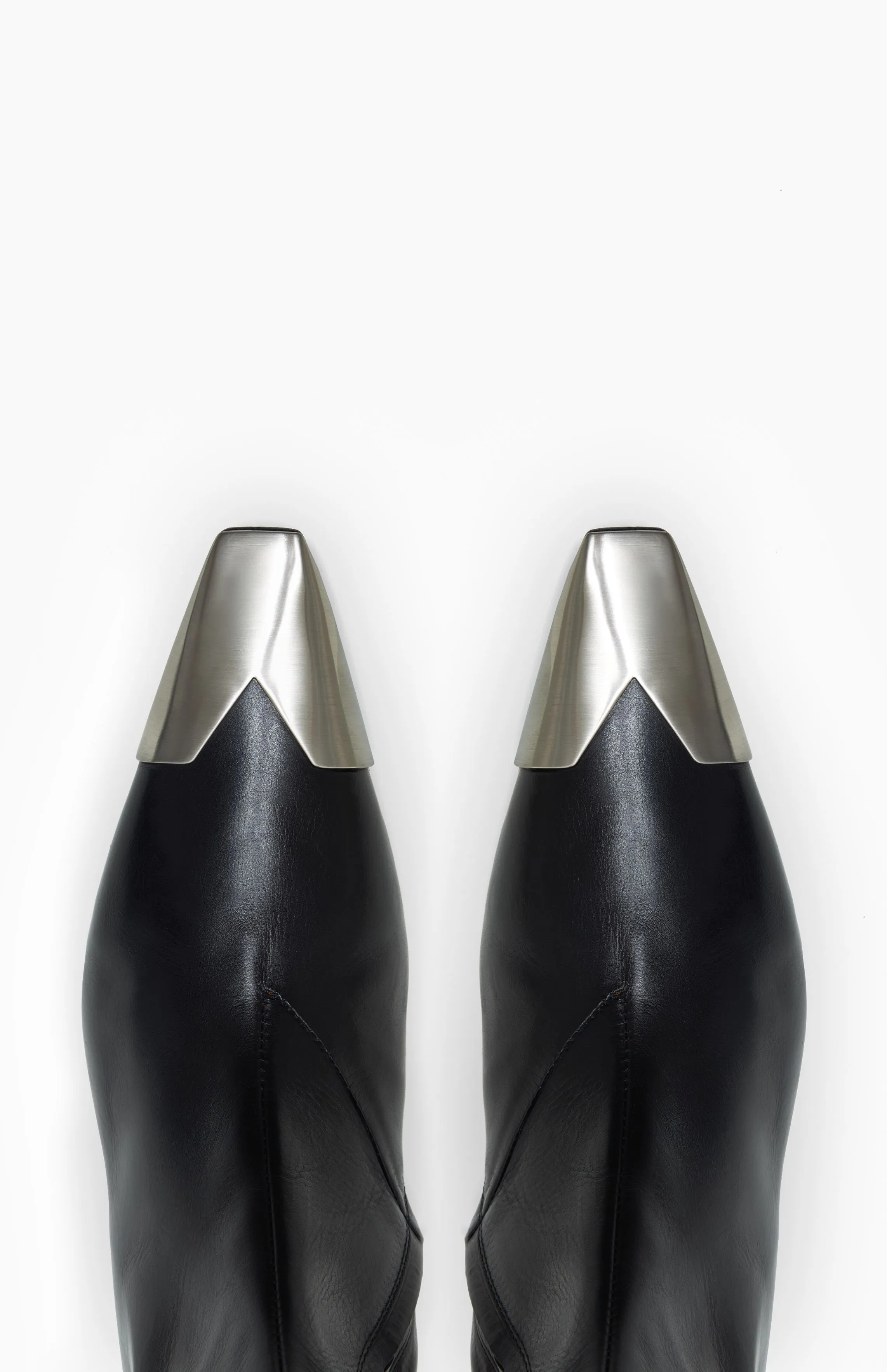 LESLIE DEEP BLACK sold by Vanda Novak product image thumbnail 4