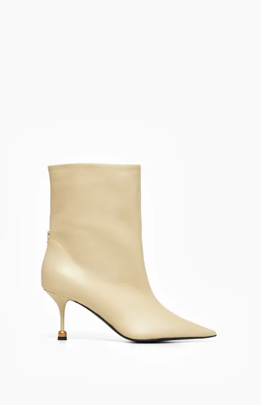 ELENA IVORY sold by Vanda Novak