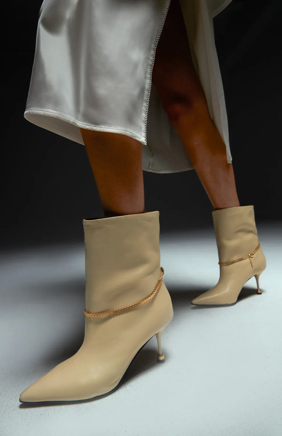 ELENA IVORY sold by Vanda Novak product image thumbnail 3