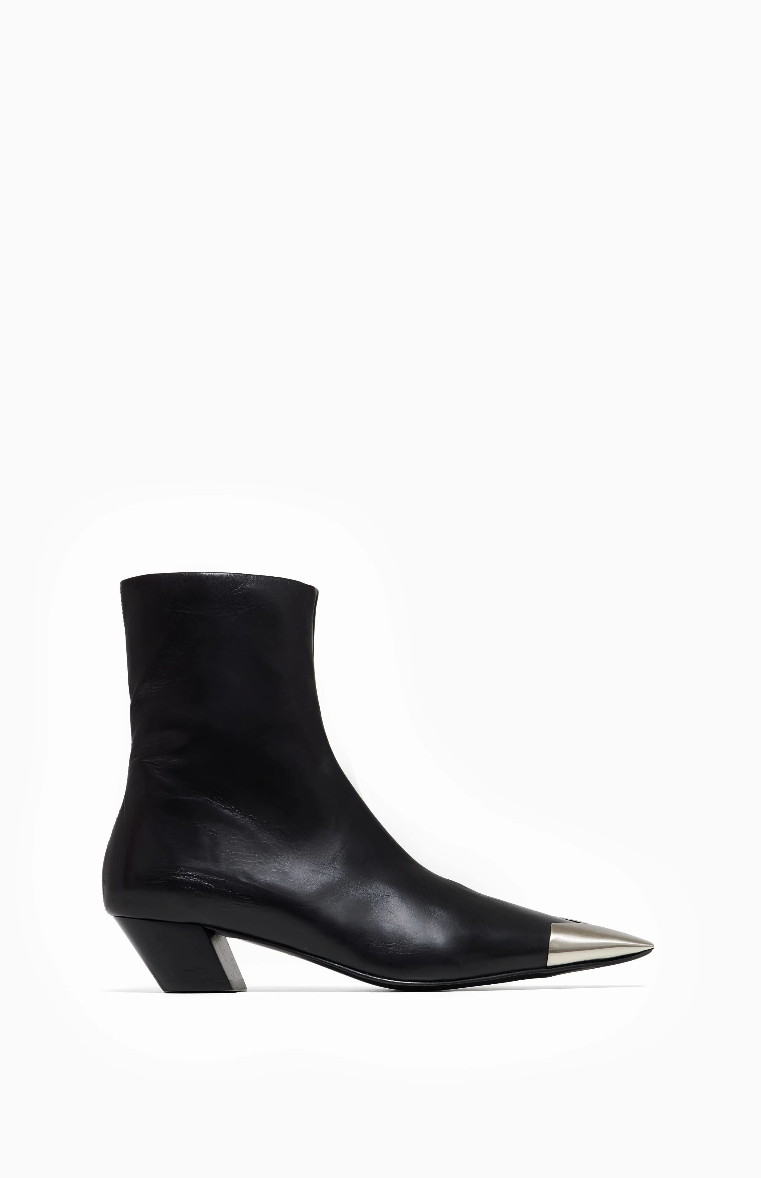 LUCA CRISTAL BLACK sold by Vanda Novak