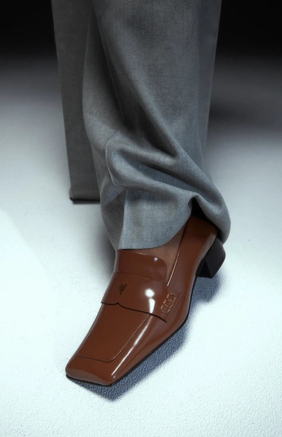 ALEX DARK TABACCO sold by Vanda Novak product image thumbnail 5