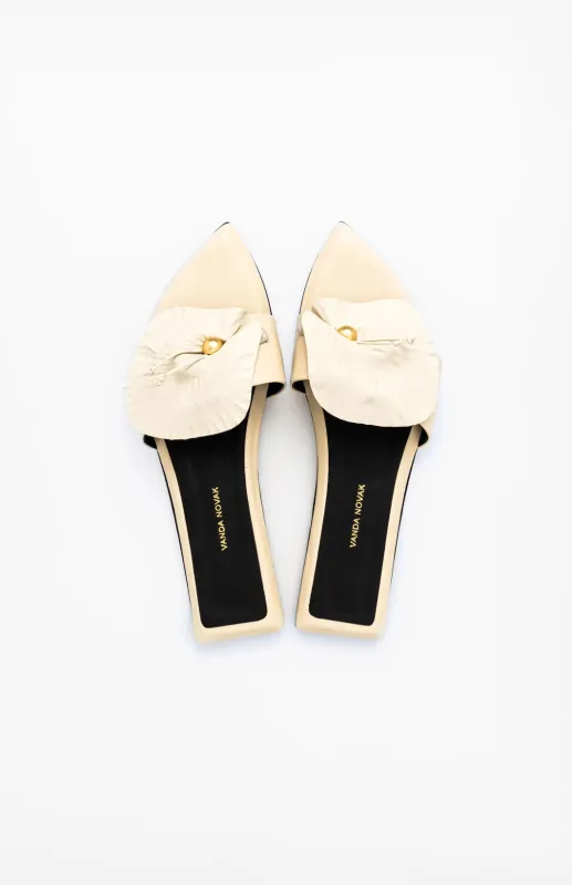 LILY IVORY sold by Vanda Novak