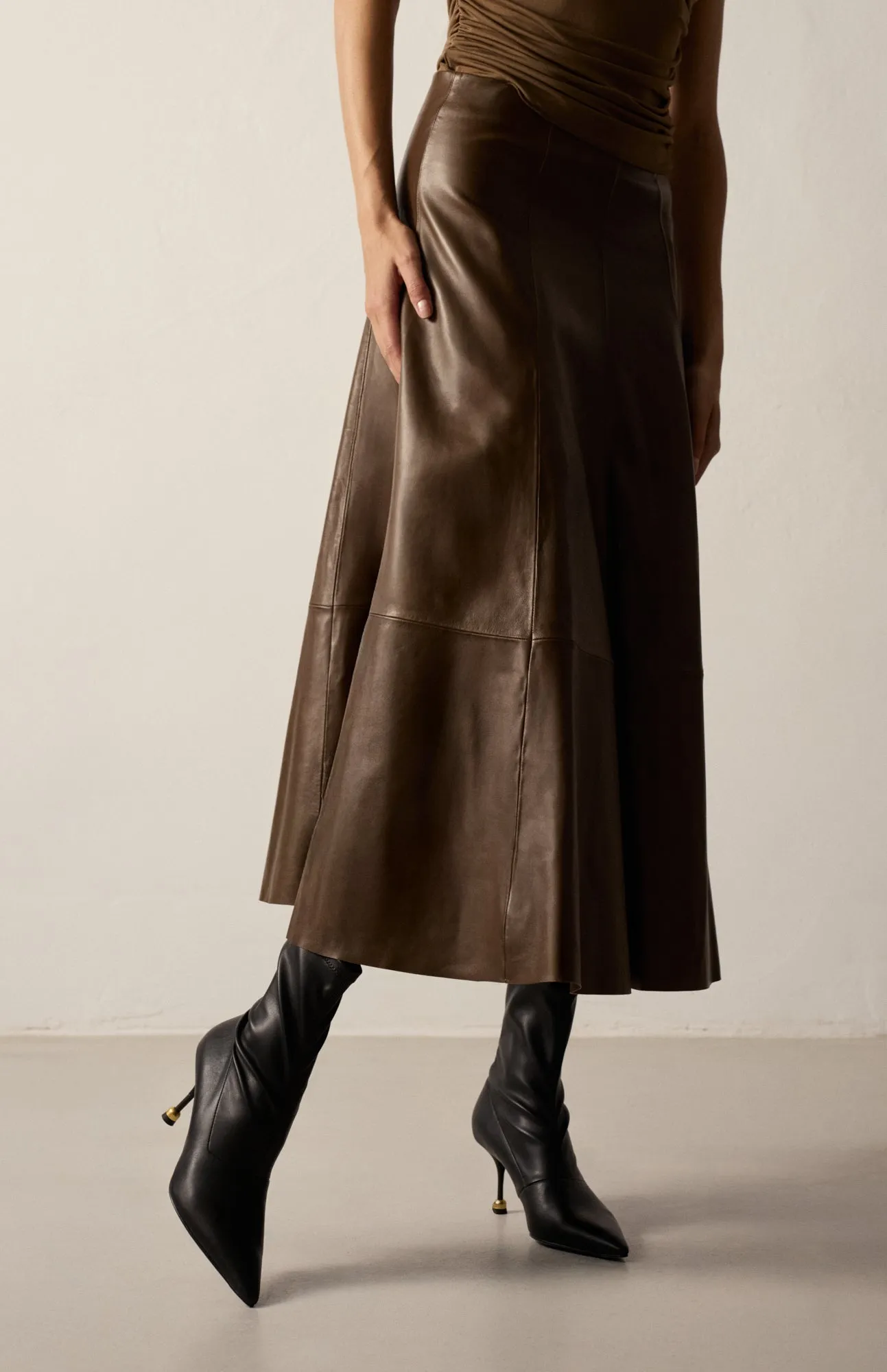 VERA DEEP BLACK sold by Vanda Novak product image thumbnail 2