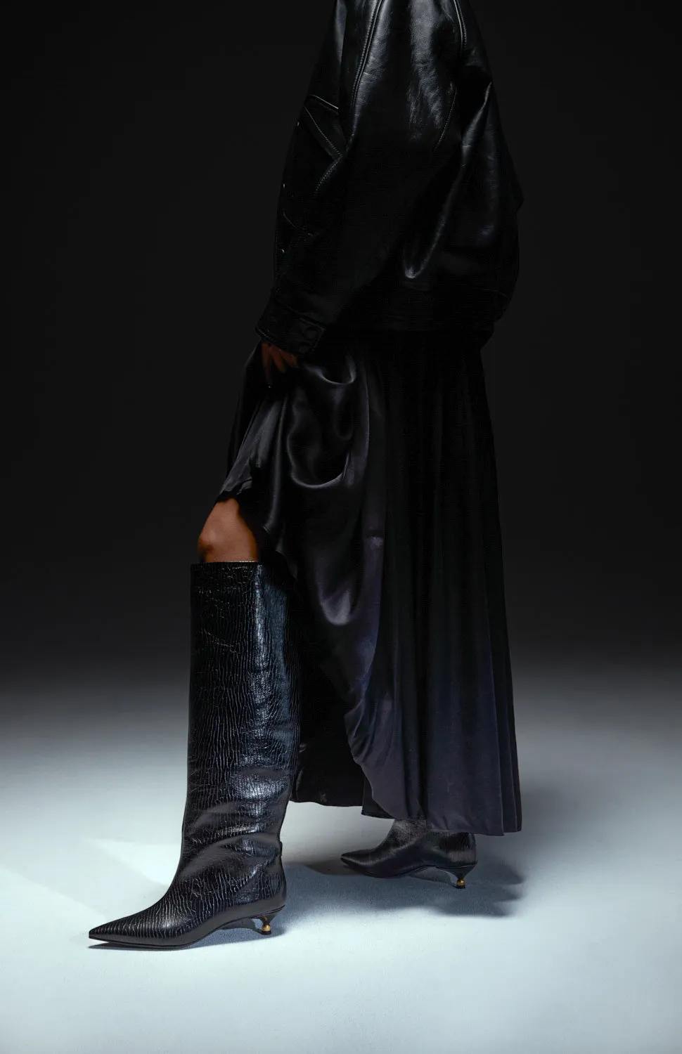 LISA SHARK BLACK sold by Vanda Novak product image thumbnail 5