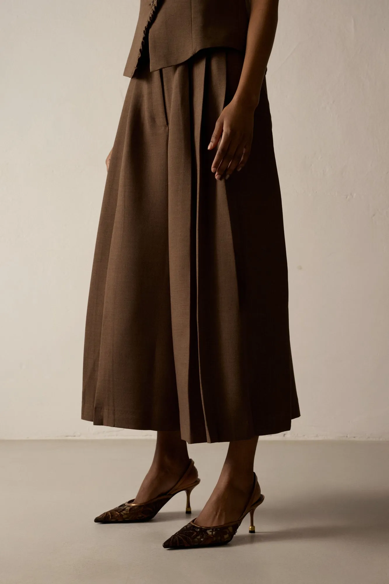 CINDY DUSTY GOLD sold by Vanda Novak product image thumbnail 4