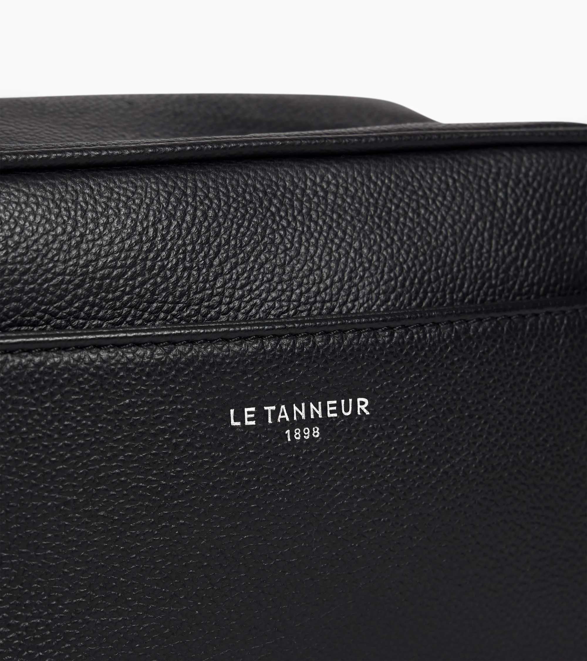 Toiletry bag in grained leather sold by Le Tanneur product image thumbnail 2