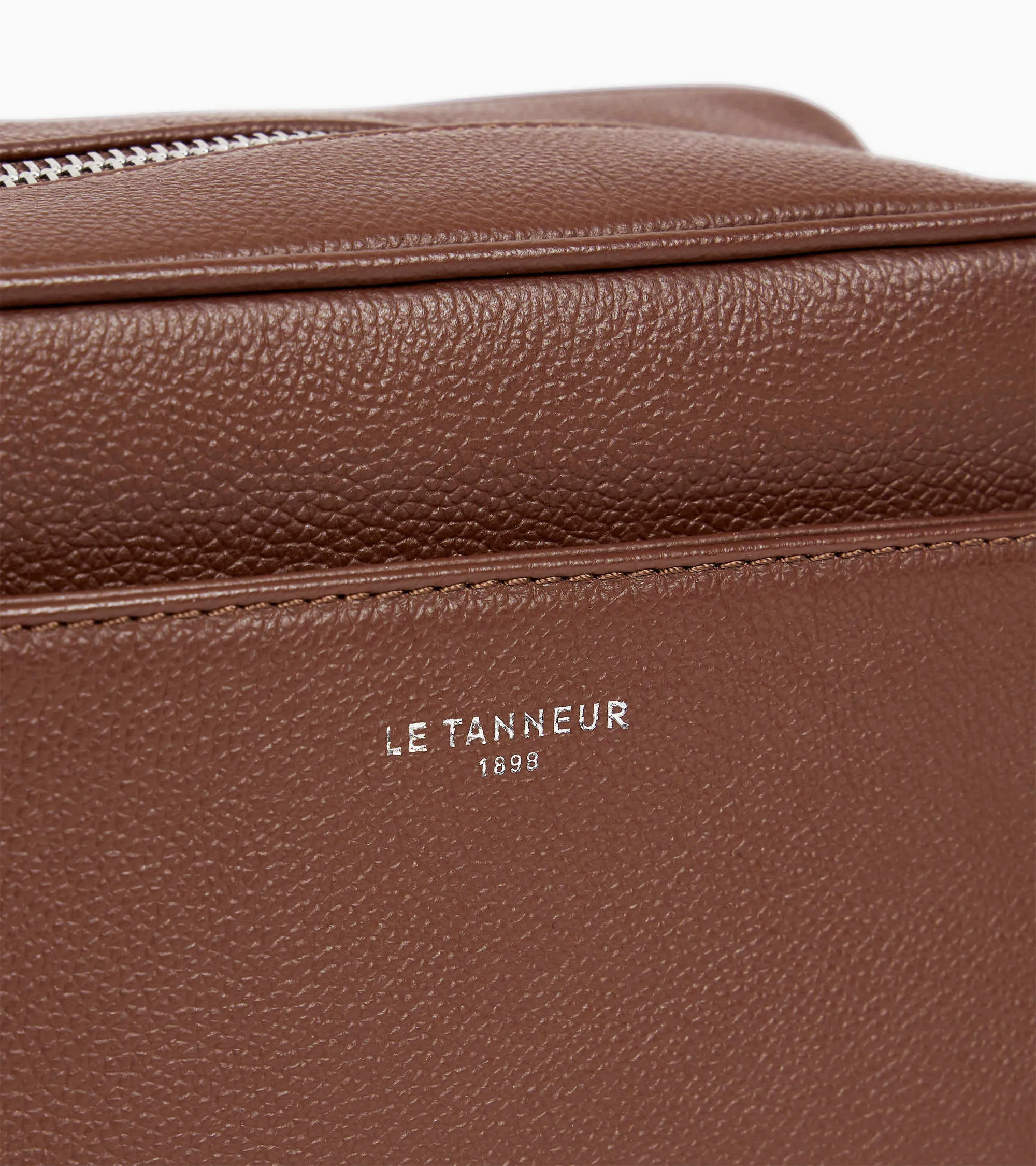 Toiletry bag in grained leather sold by Le Tanneur product image thumbnail 2