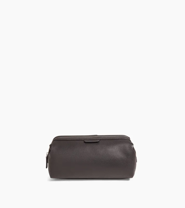 Charles toiletry bag in grained leather made by Le Tanneur