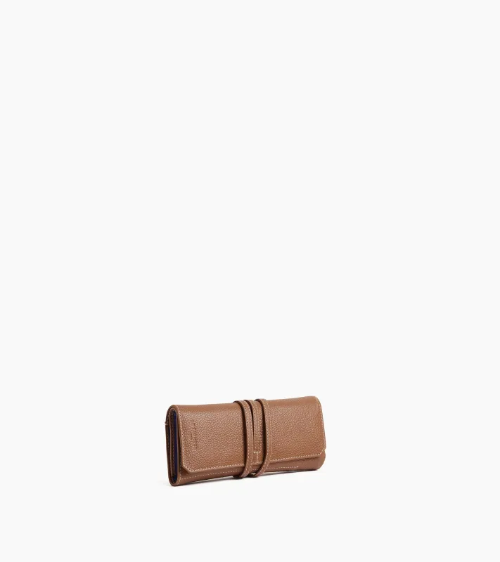 Three-slot travel watch case in grained leather sold by Le Tanneur