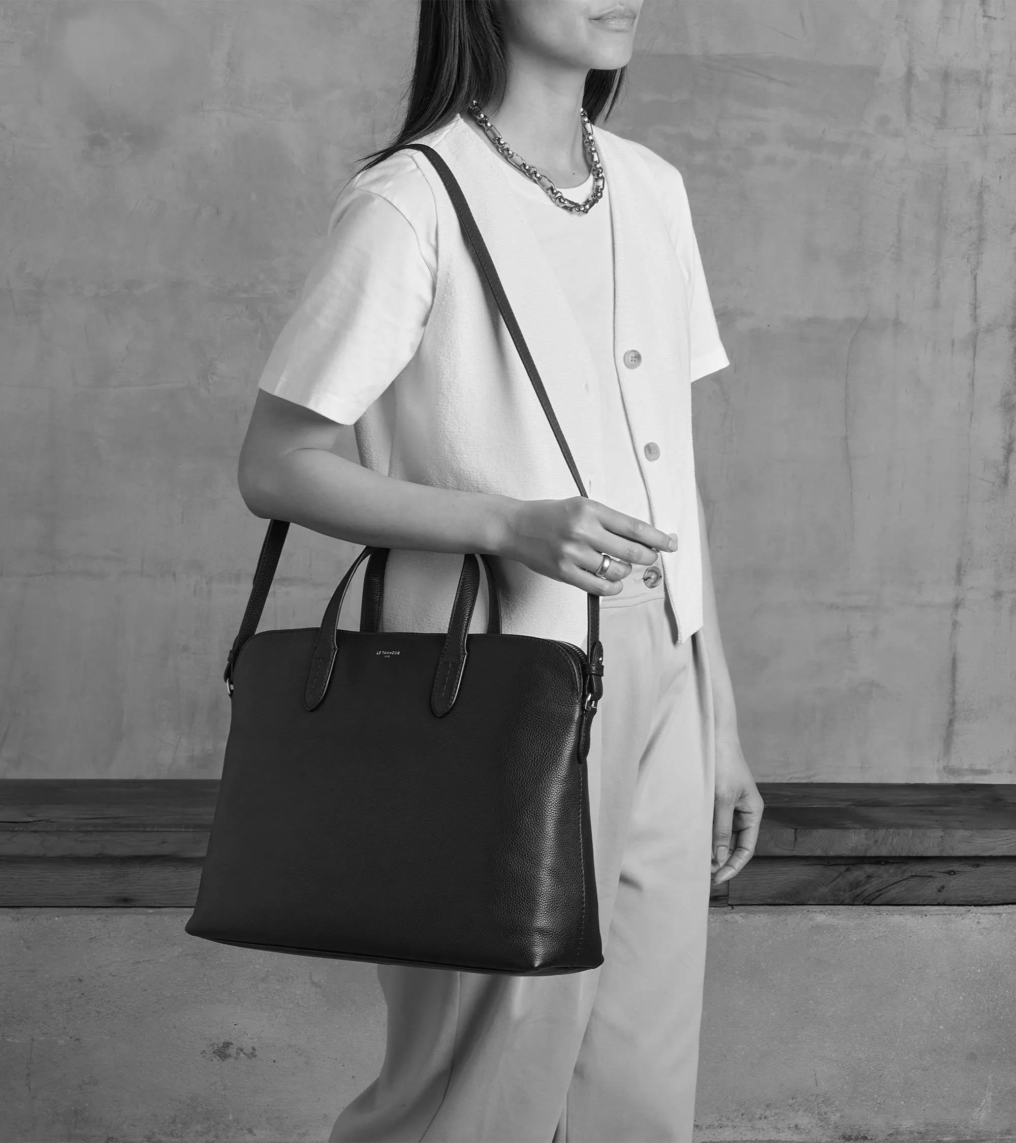 Sophie 15" briefcase with 1 gusset in grained leather sold by Le Tanneur product image thumbnail 2