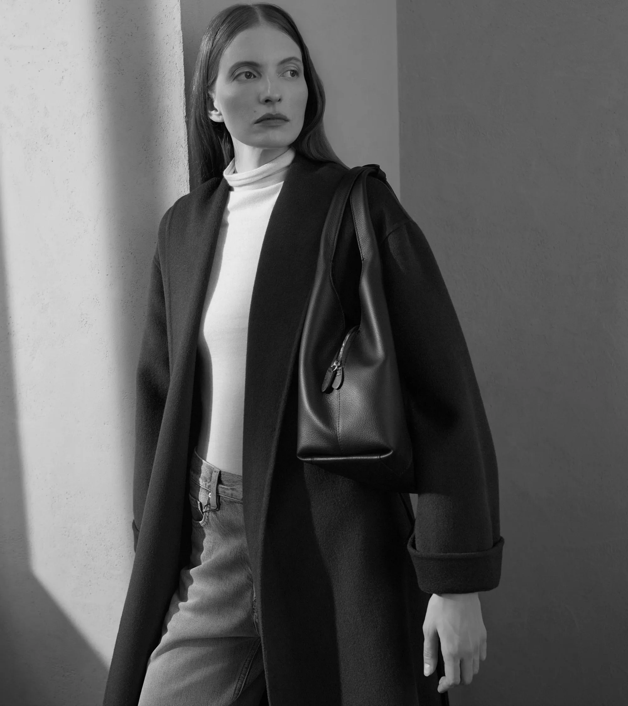 Juliette medium-sized shoulder bag in grained leather sold by Le Tanneur product image thumbnail 5
