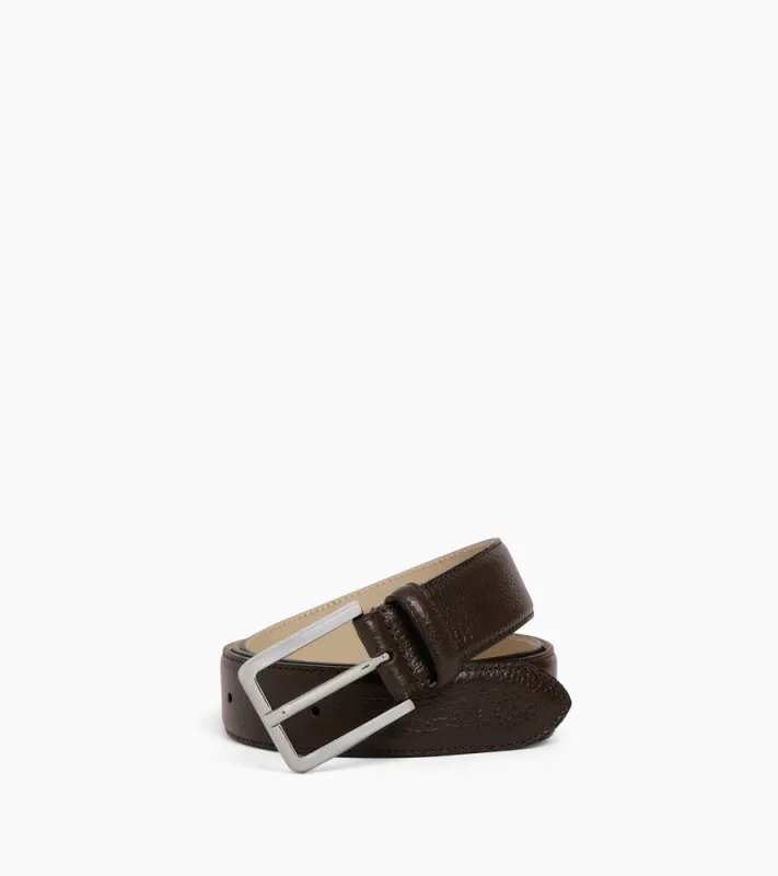Men's belt with rectangular buckle in grained leather sold by Le Tanneur