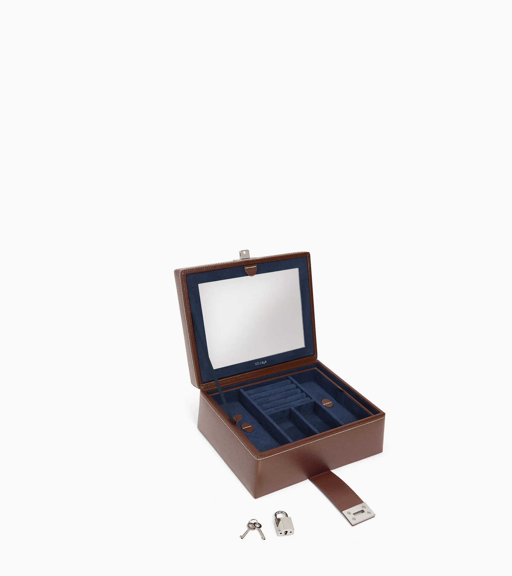 Medium jewelry box in leather sold by Le Tanneur