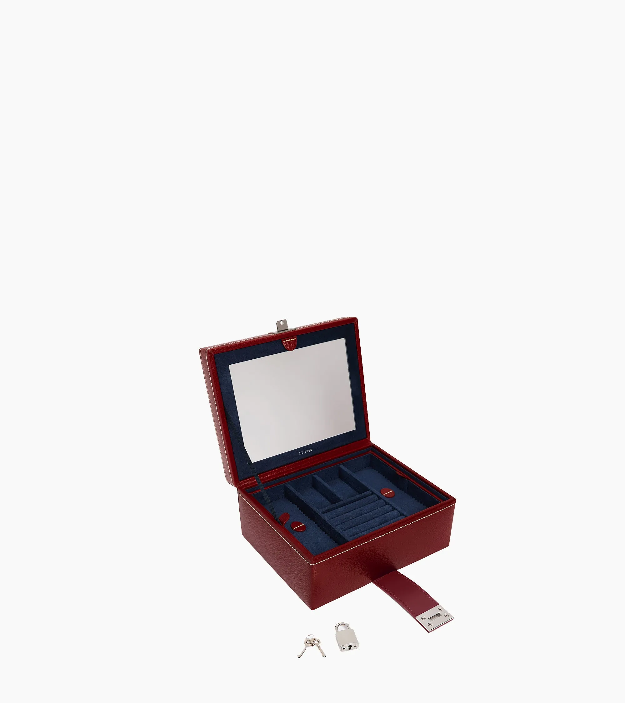 Medium jewelry box in leather sold by Le Tanneur