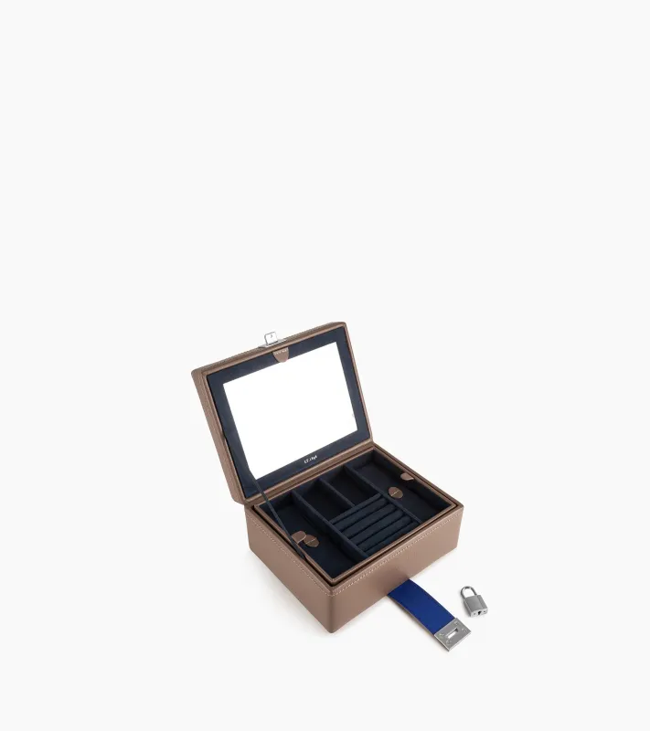 Medium jewelry box in leather made by Le Tanneur