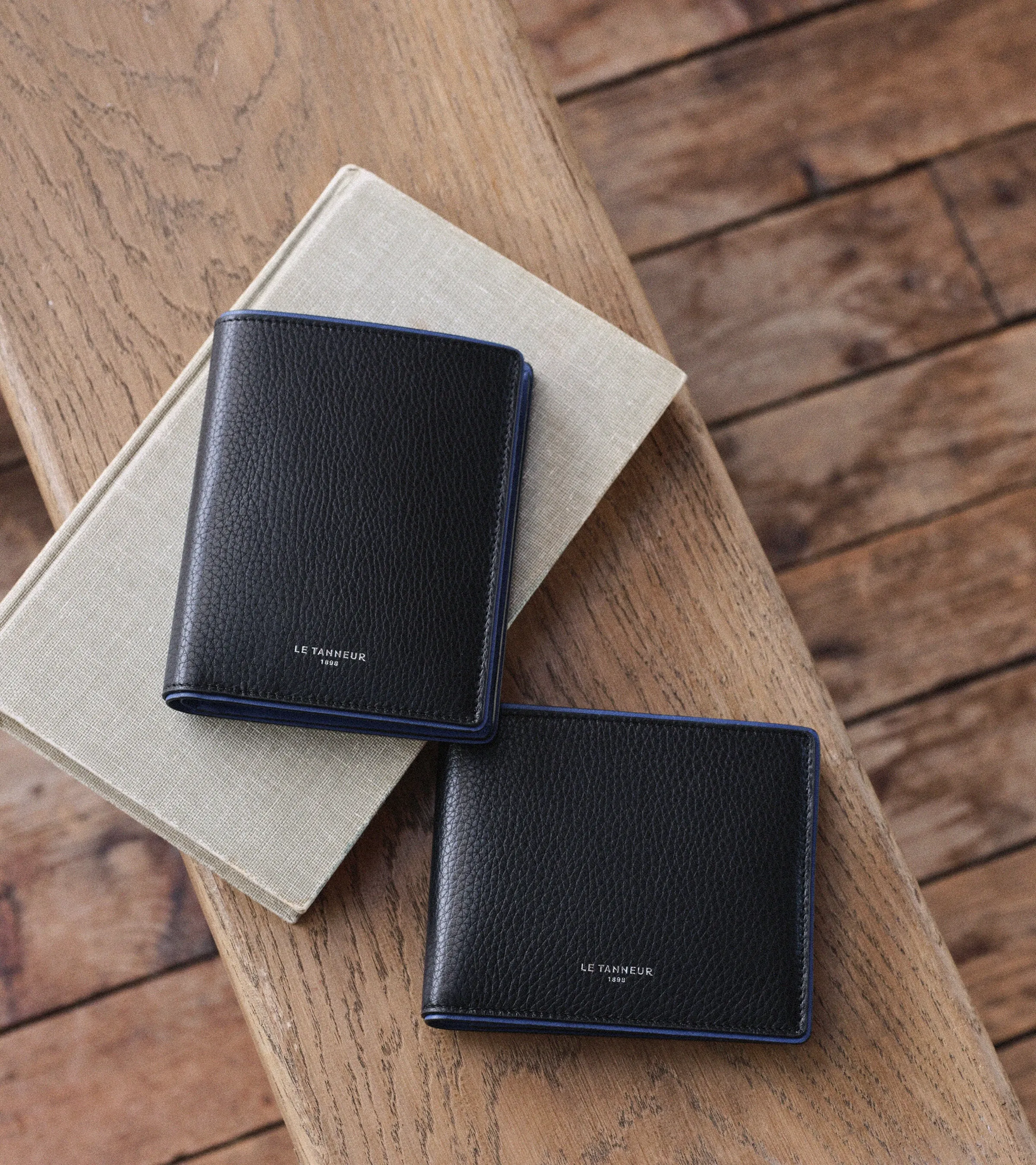 Augustin horizontal flap pocket wallet in grained leather sold by Le Tanneur product image thumbnail 5