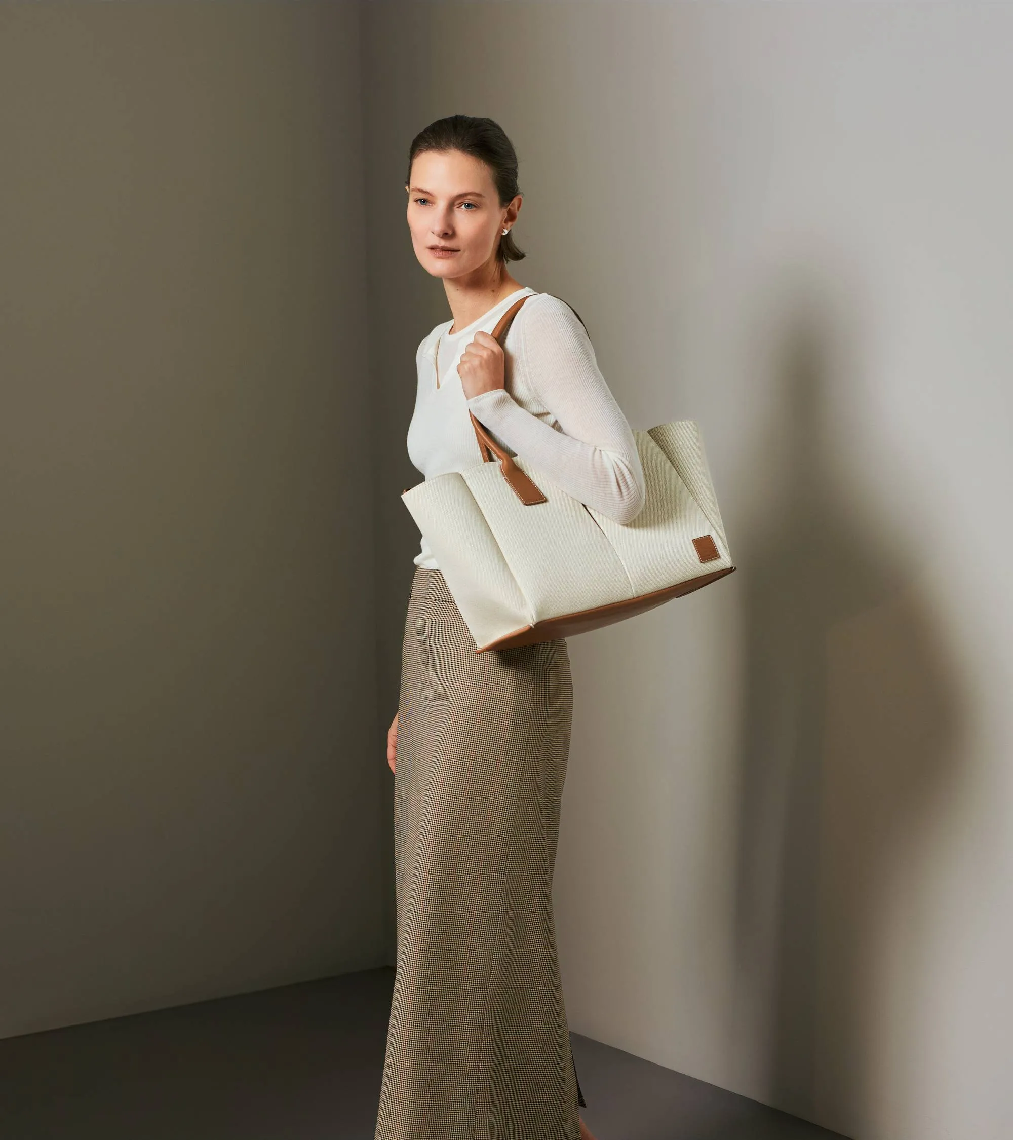 Elena large tote bag in cotton canvas and grained leather sold by Le Tanneur product image thumbnail 2