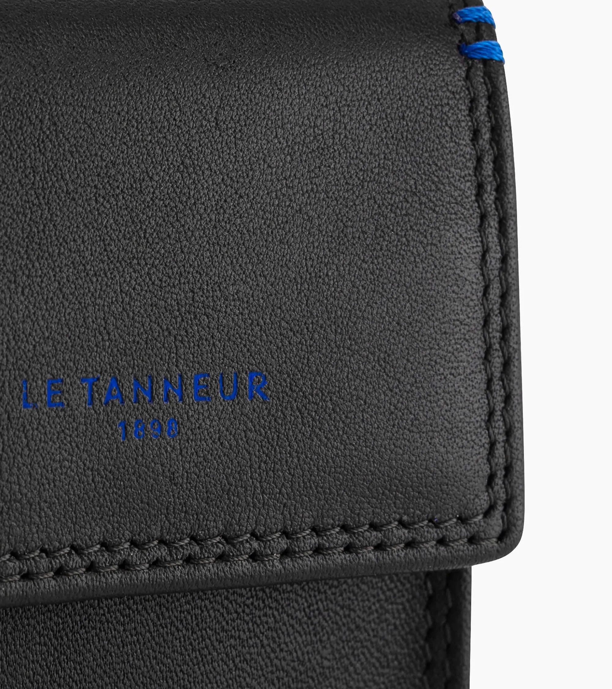 Martin flap key case in smooth leather sold by Le Tanneur product image thumbnail 2