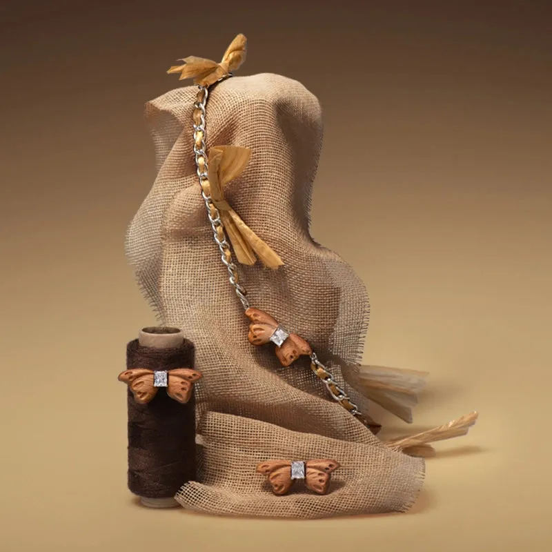 Ribbon Leaf Butterfly Necklace sold by Hefang product image thumbnail 5