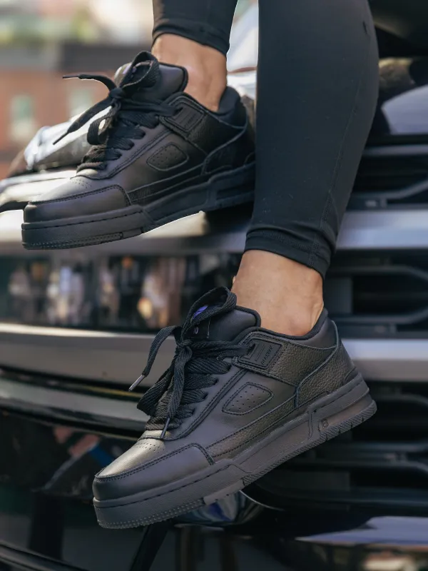 Pacer 610 Trainers - Black sold by Blakely