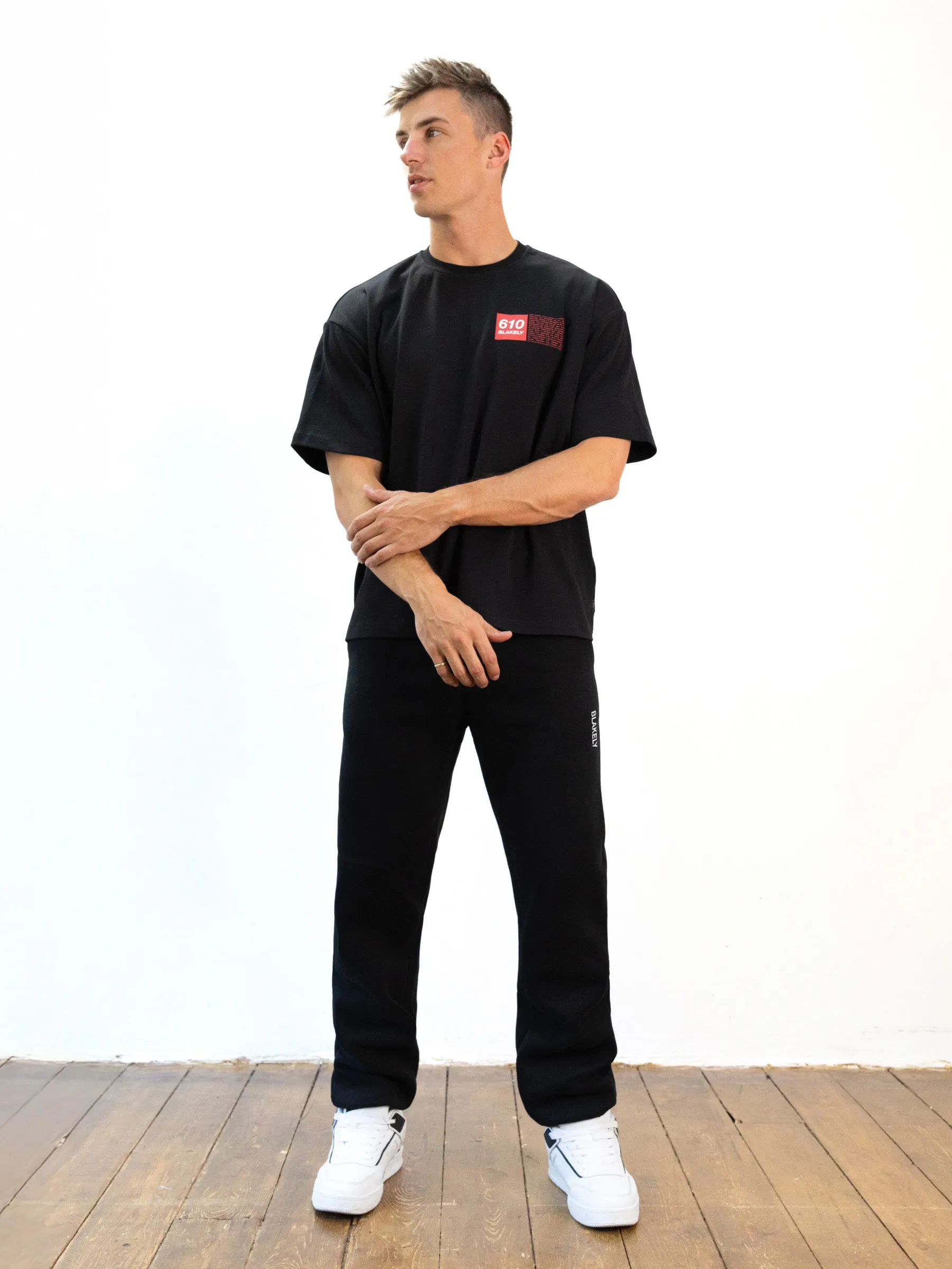 Italic Linear Relaxed Sweatpants - Black sold by Blakely product image thumbnail 4