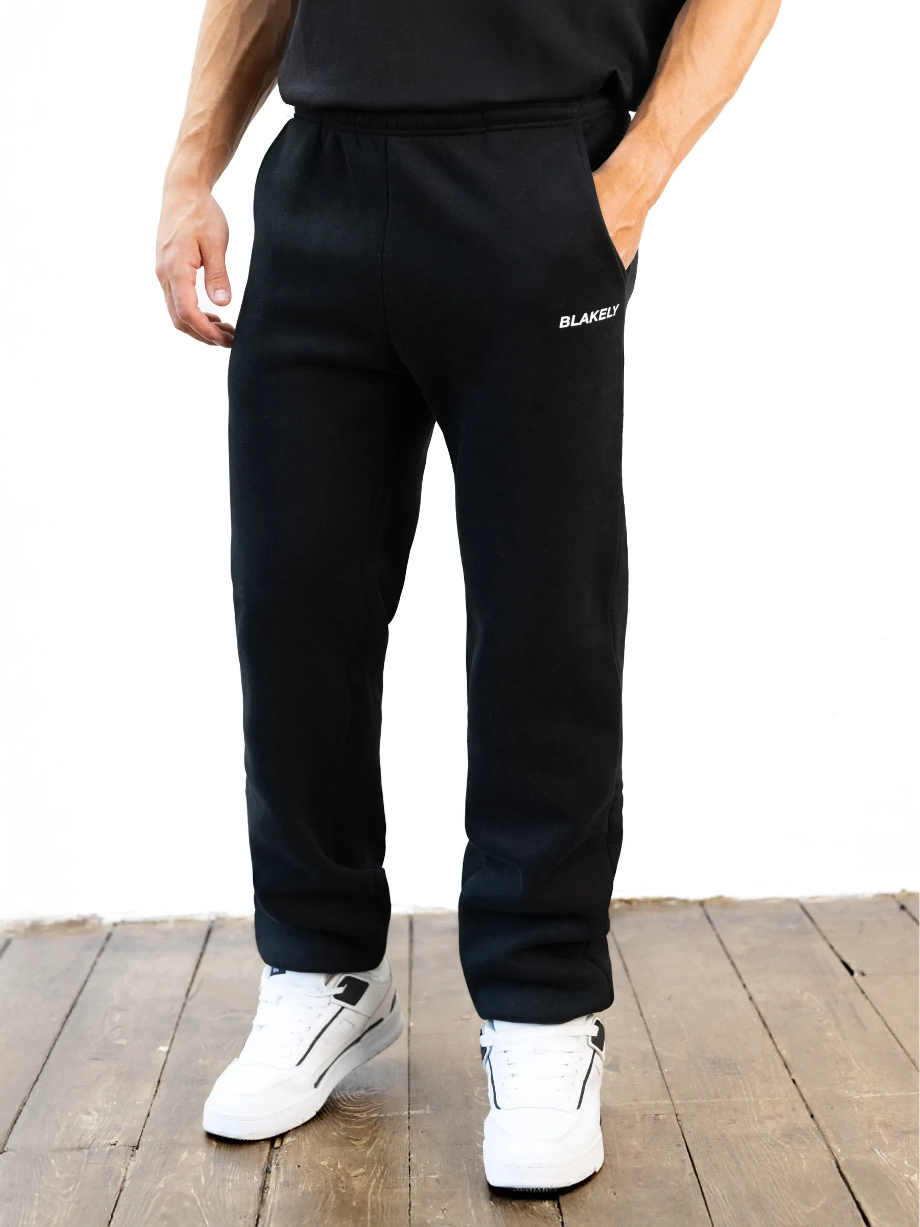 Italic Relaxed Sweatpants - Black sold by Blakely