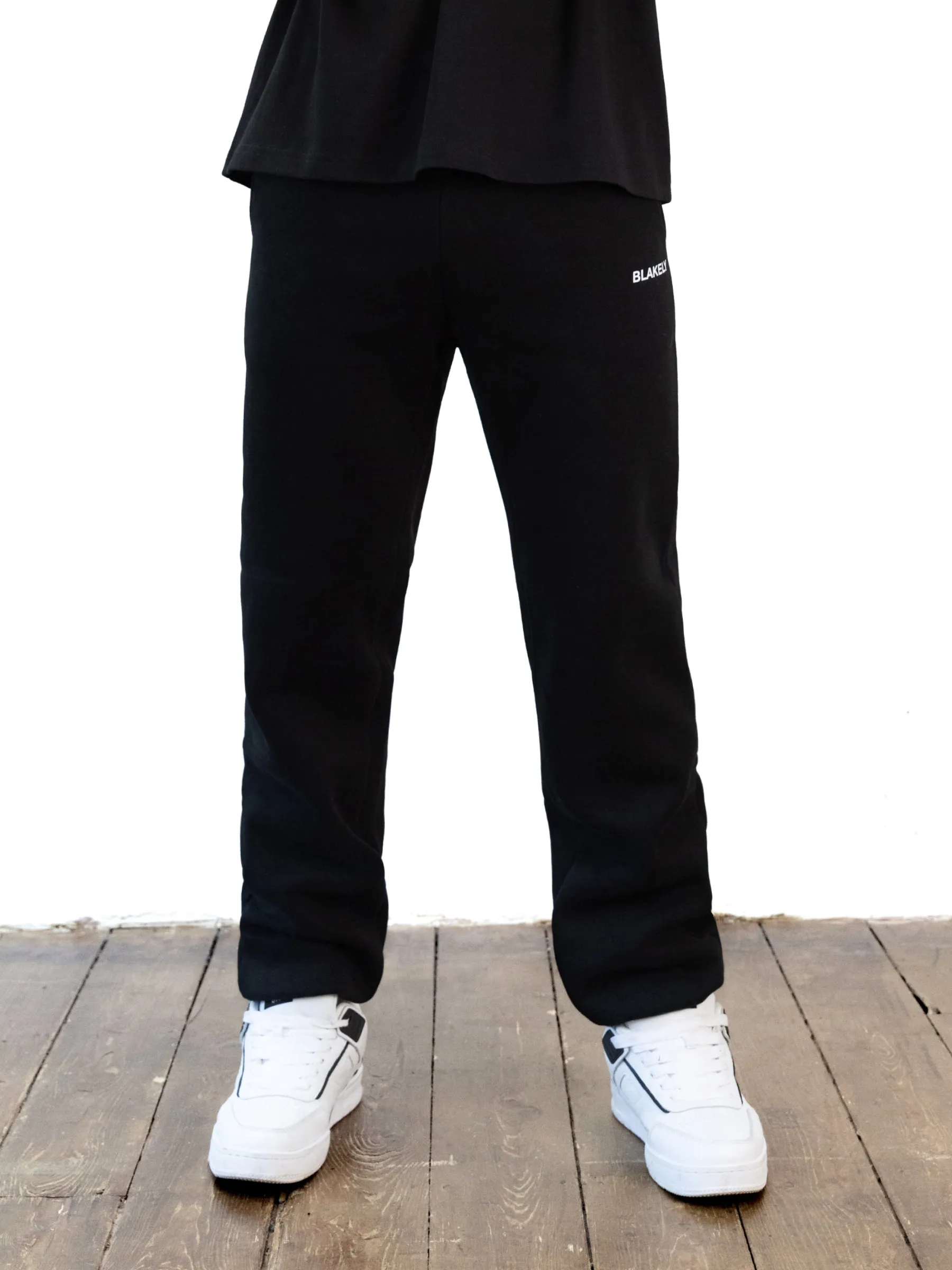 Italic Relaxed Sweatpants - Black sold by Blakely product image thumbnail 5