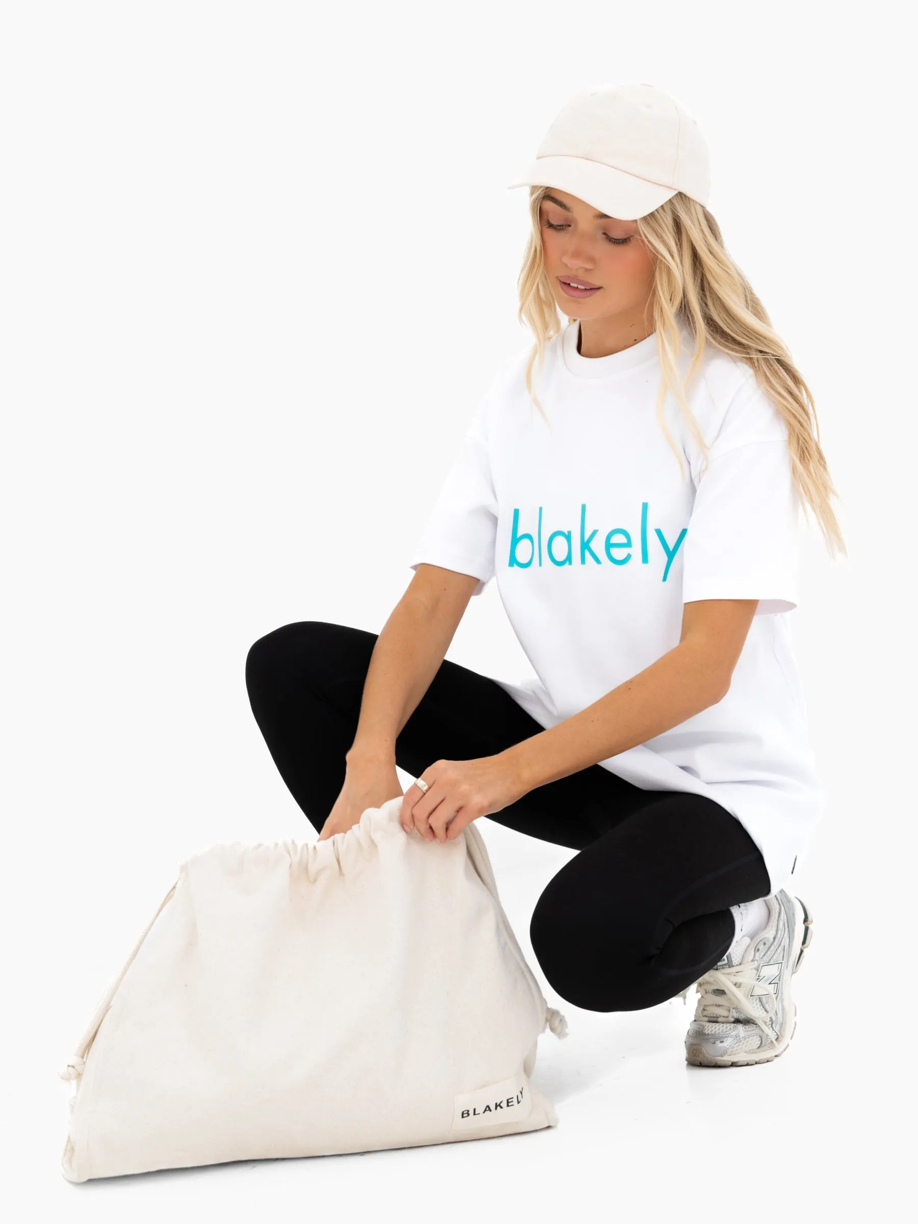 Lila Oversized T-Shirt - White & Aqua sold by Blakely product image thumbnail 4