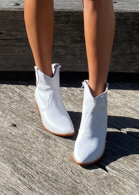EVA BOOT - WHITE LEATHER SAMPLE sold by South of the Border