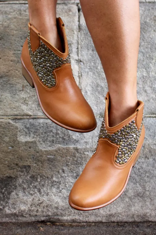 WEST BOOT - TAN sold by South of the Border