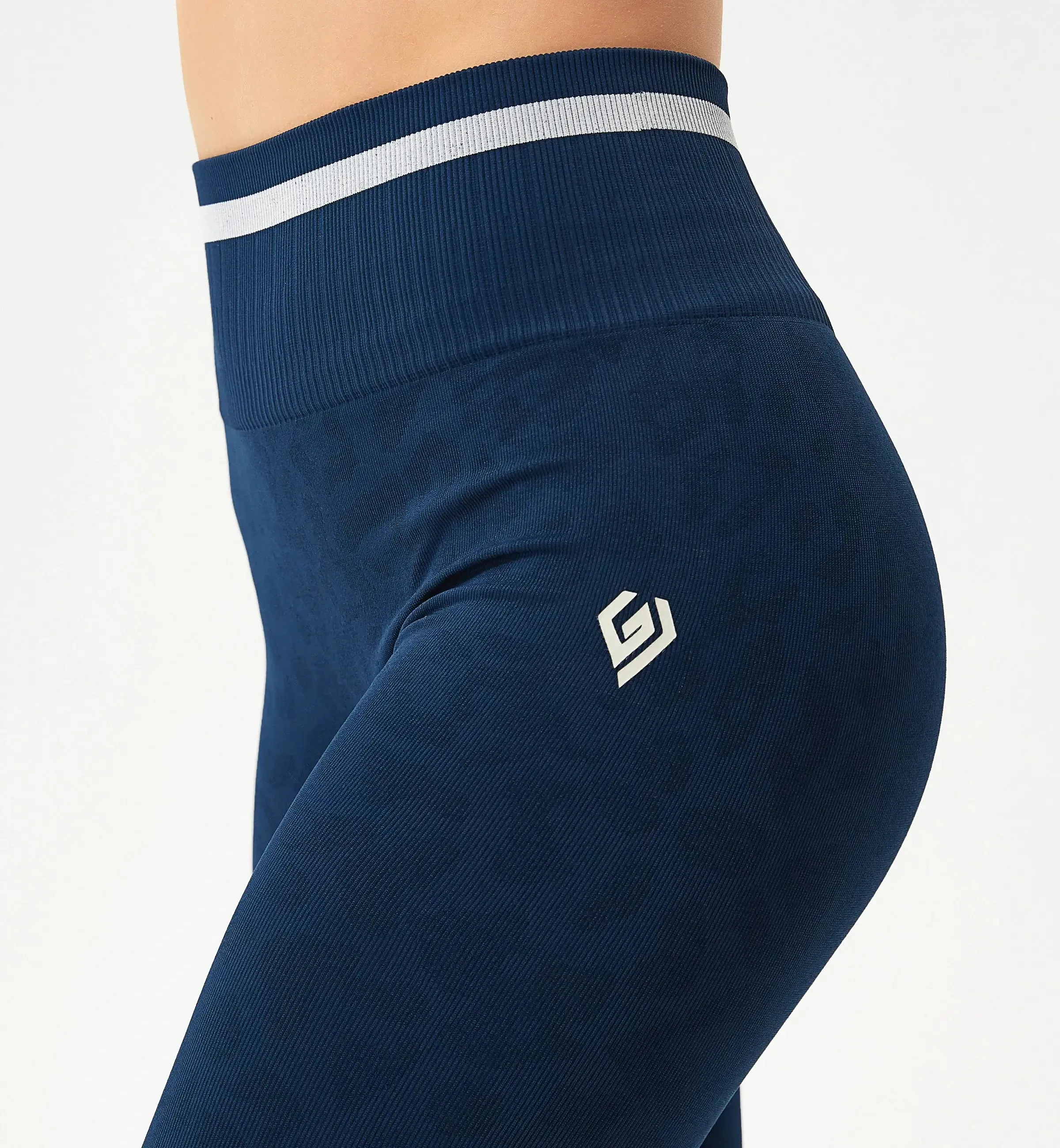 Fancy World Textured Leopard Seamless Leggings sold by Gymsweaty product image thumbnail 4