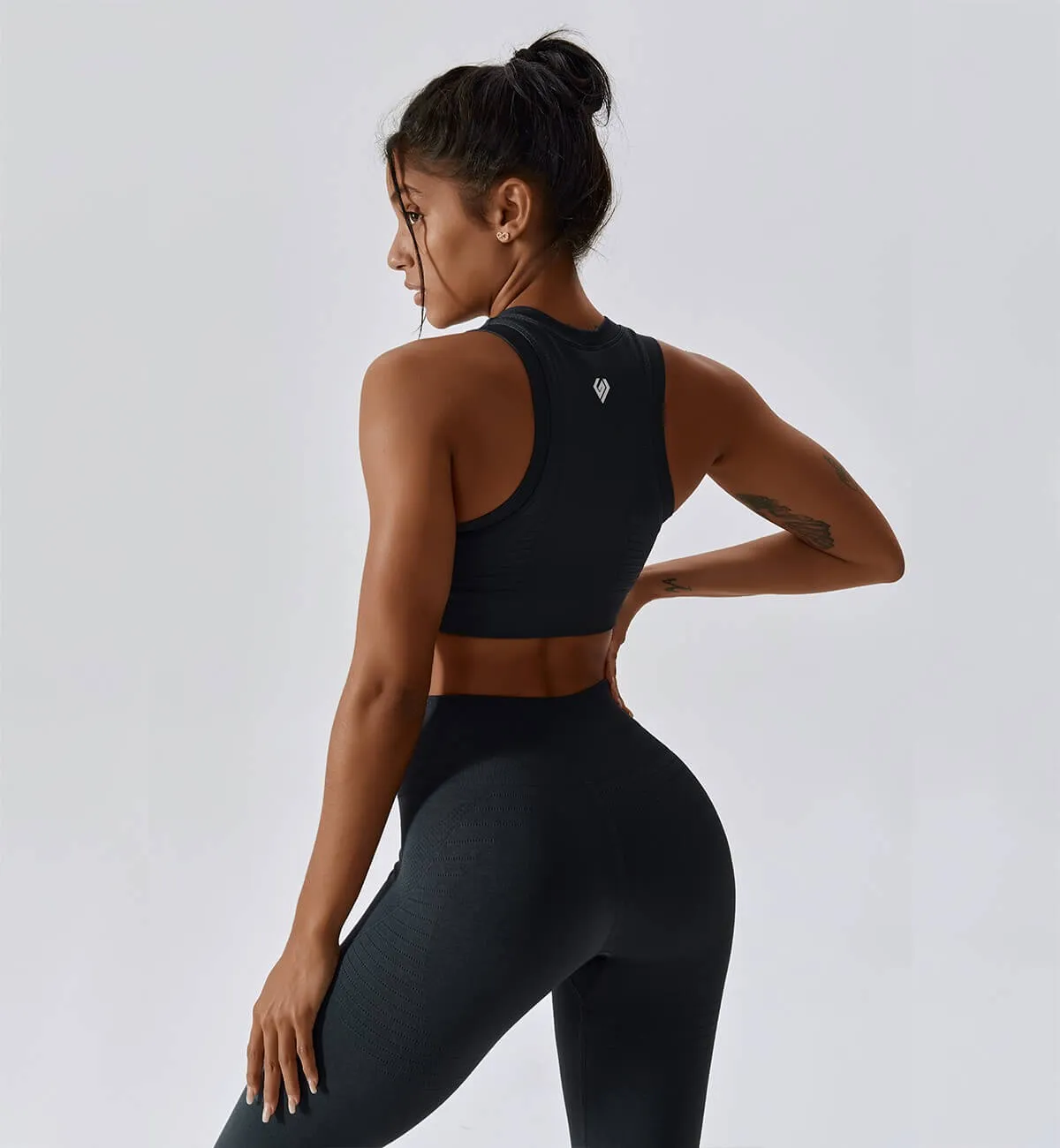 Air Flow Training Cropped Tank-Shadow Gray sold by Gymsweaty product image thumbnail 2