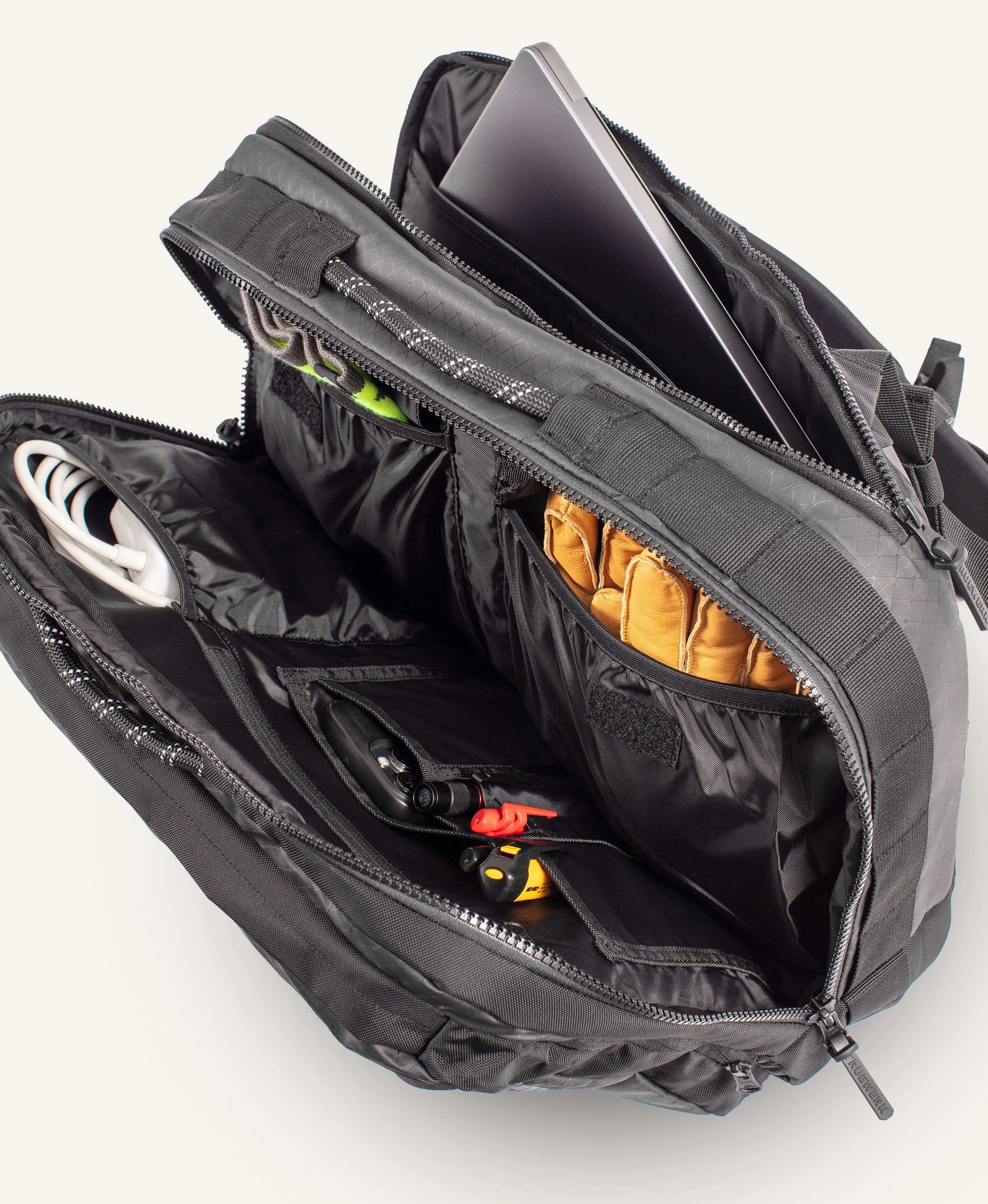 Transit Backpack 28L sold by Truewerk product image thumbnail 5