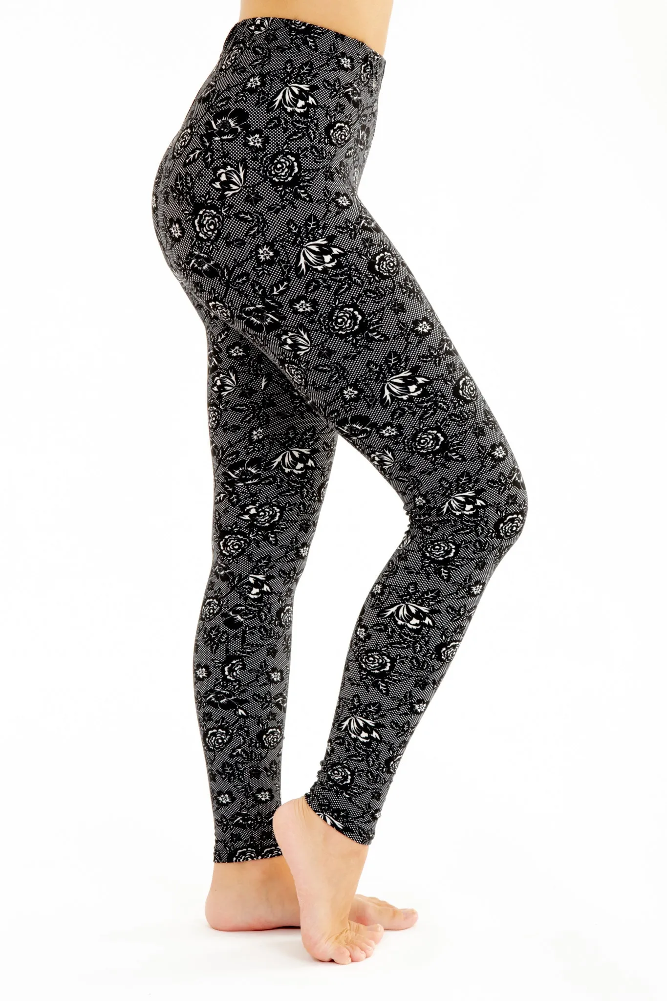 Point Flowers - All Season sold by Just Cozy