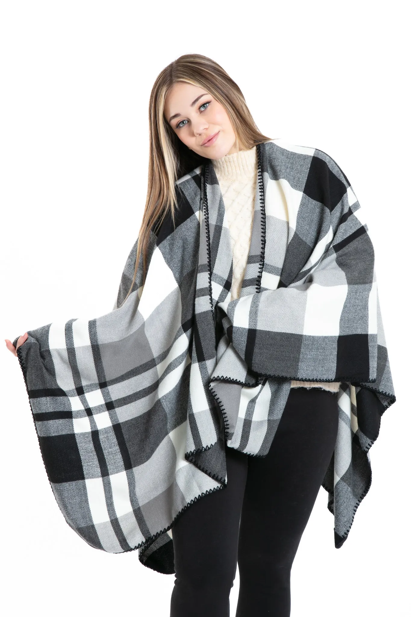 Eloísa - Poncho Scarf sold by Just Cozy product image thumbnail 2