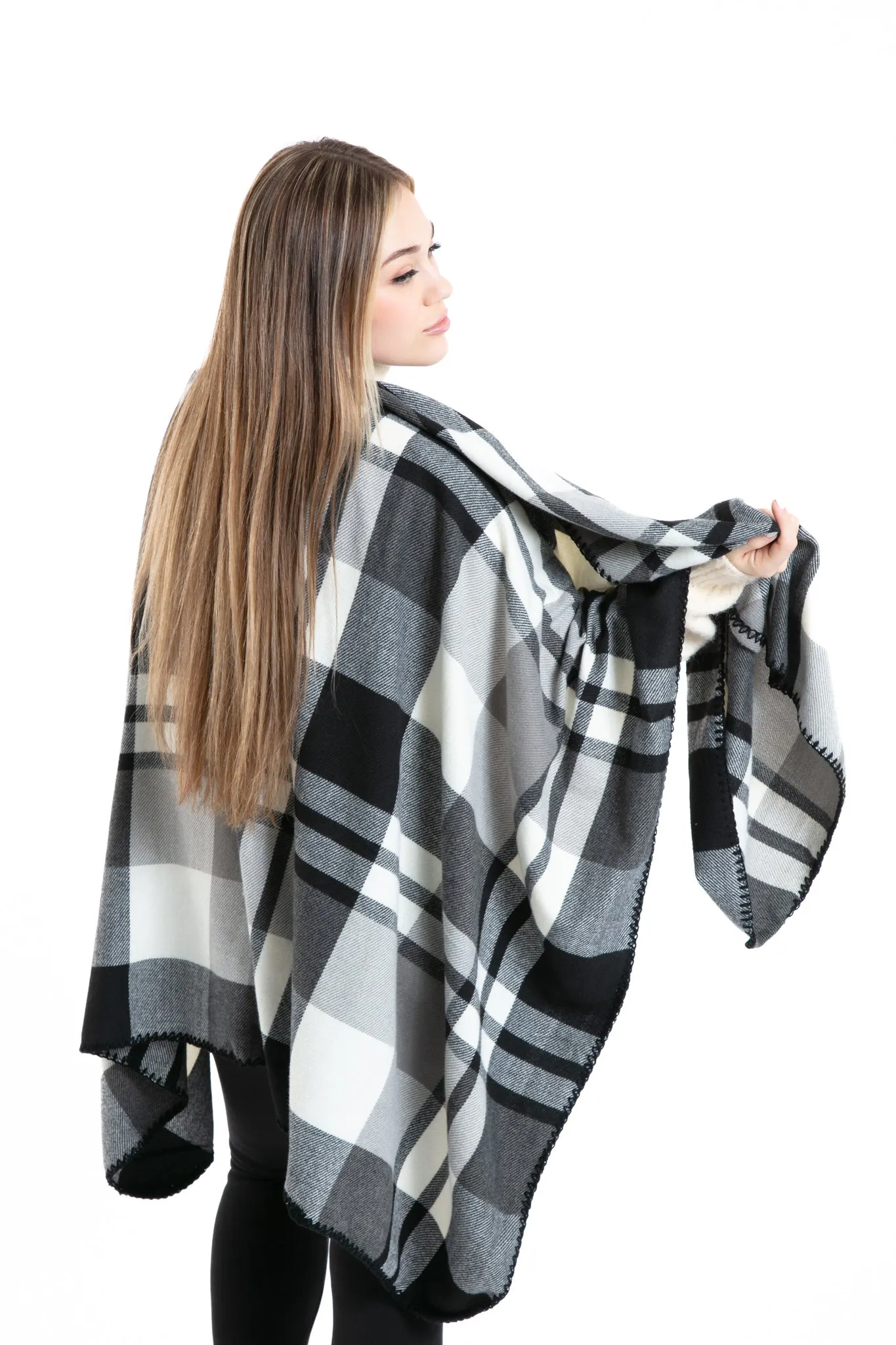 Eloísa - Poncho Scarf sold by Just Cozy product image thumbnail 4